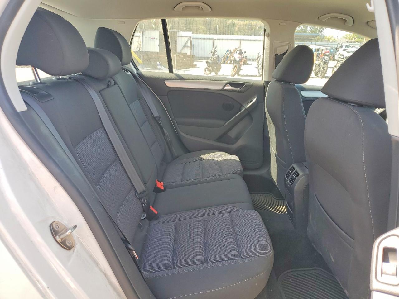 2014 Volkswagen Golf White vin: WVWDB7AJ5EW002083
