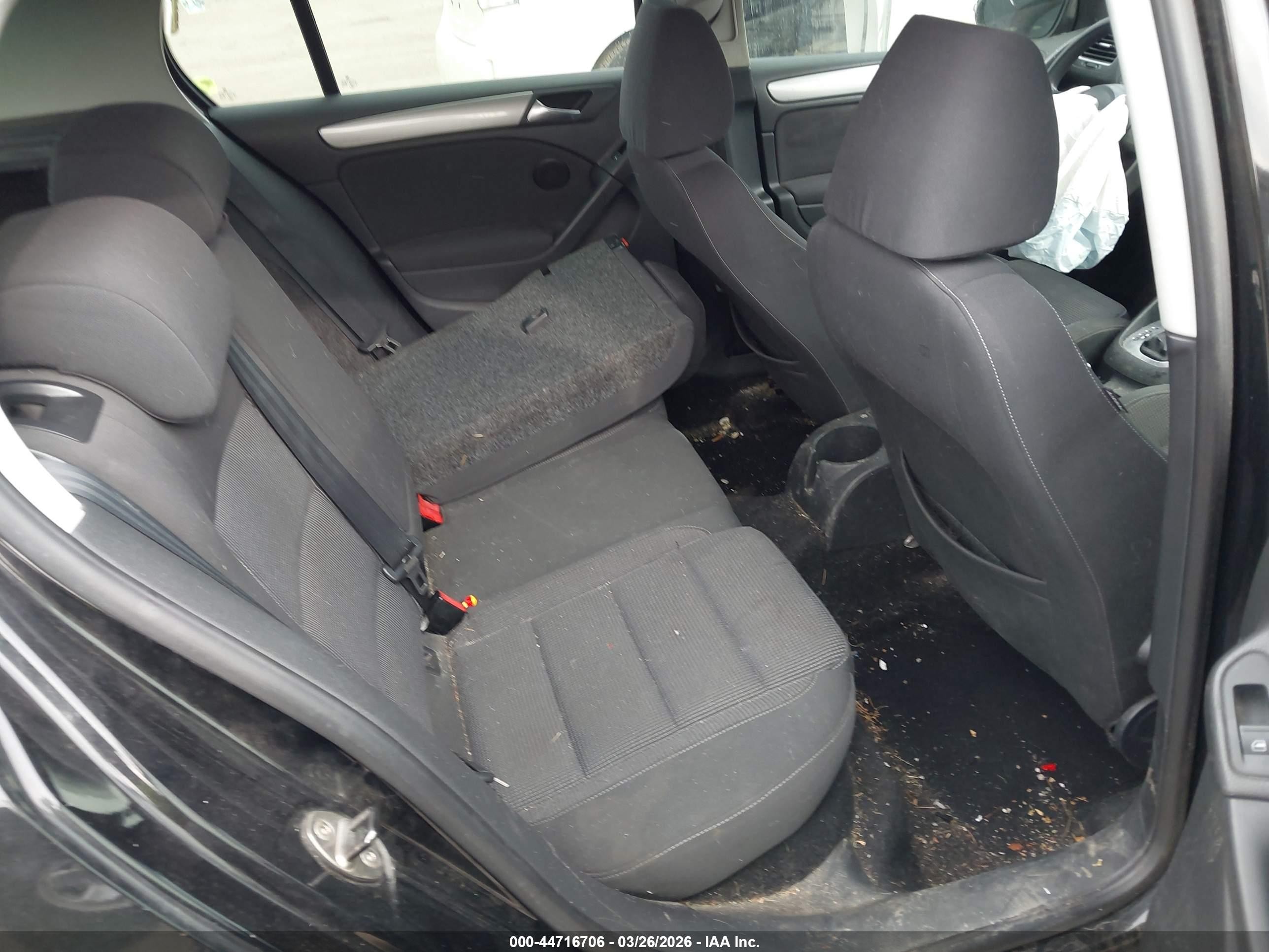 2010 Volkswagen Golf 4-door Black vin: WVWDB7AJ6AW414975
