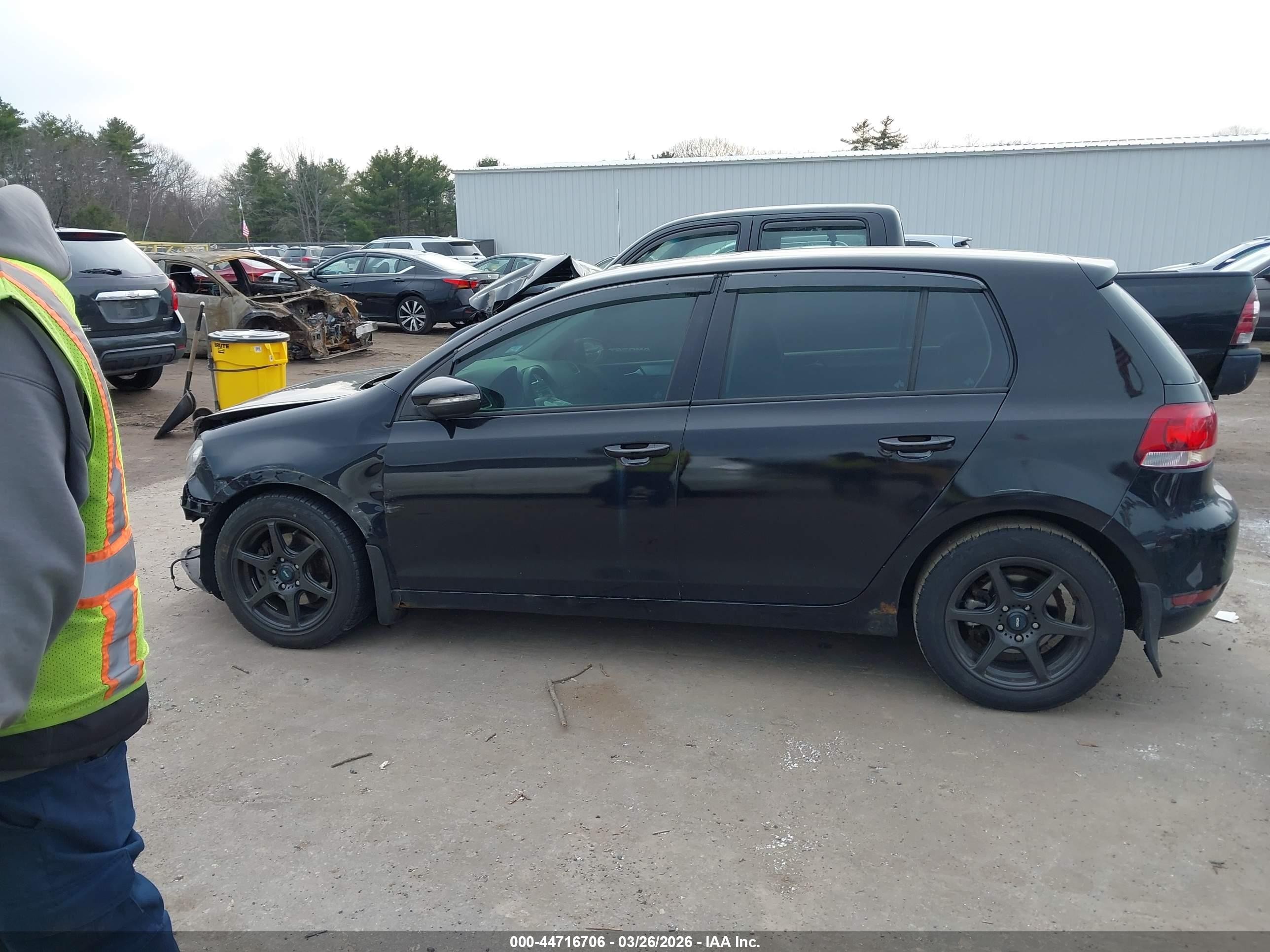 2010 Volkswagen Golf 4-door Black vin: WVWDB7AJ6AW414975