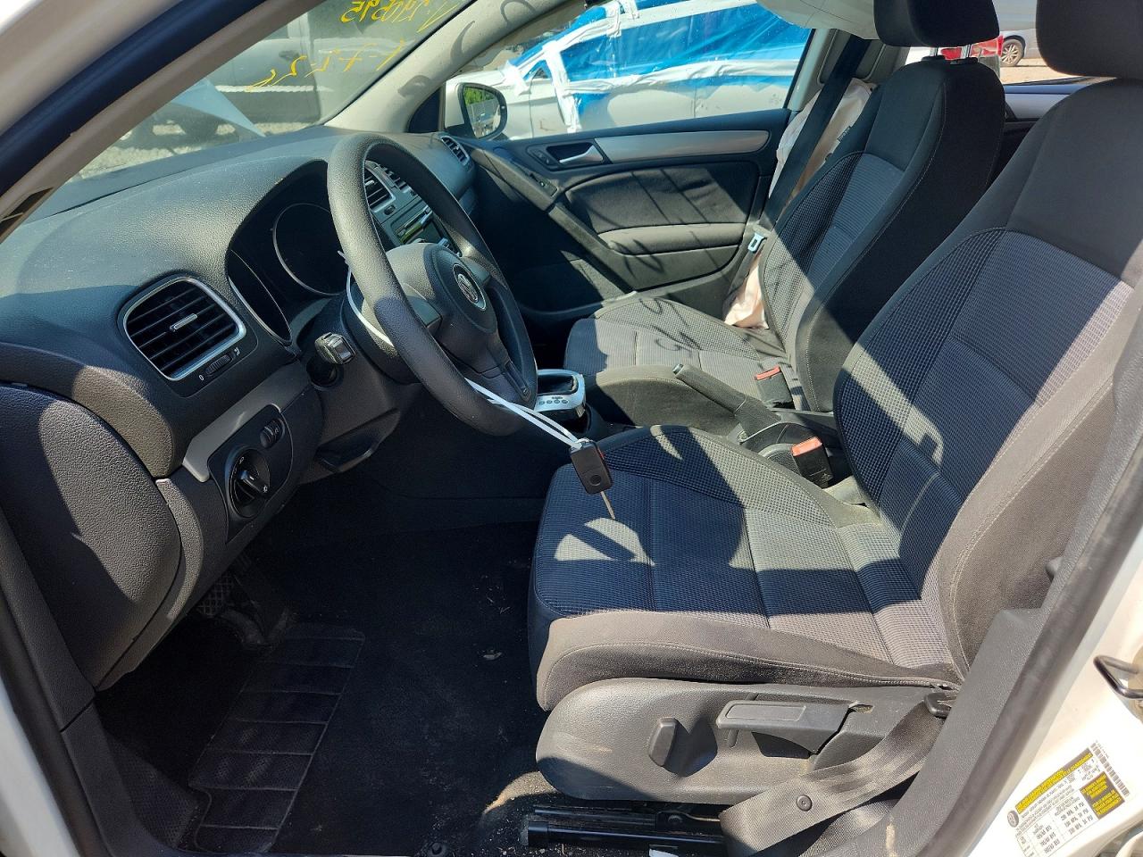 2012 Volkswagen Golf White vin: WVWDB7AJ6CW290595