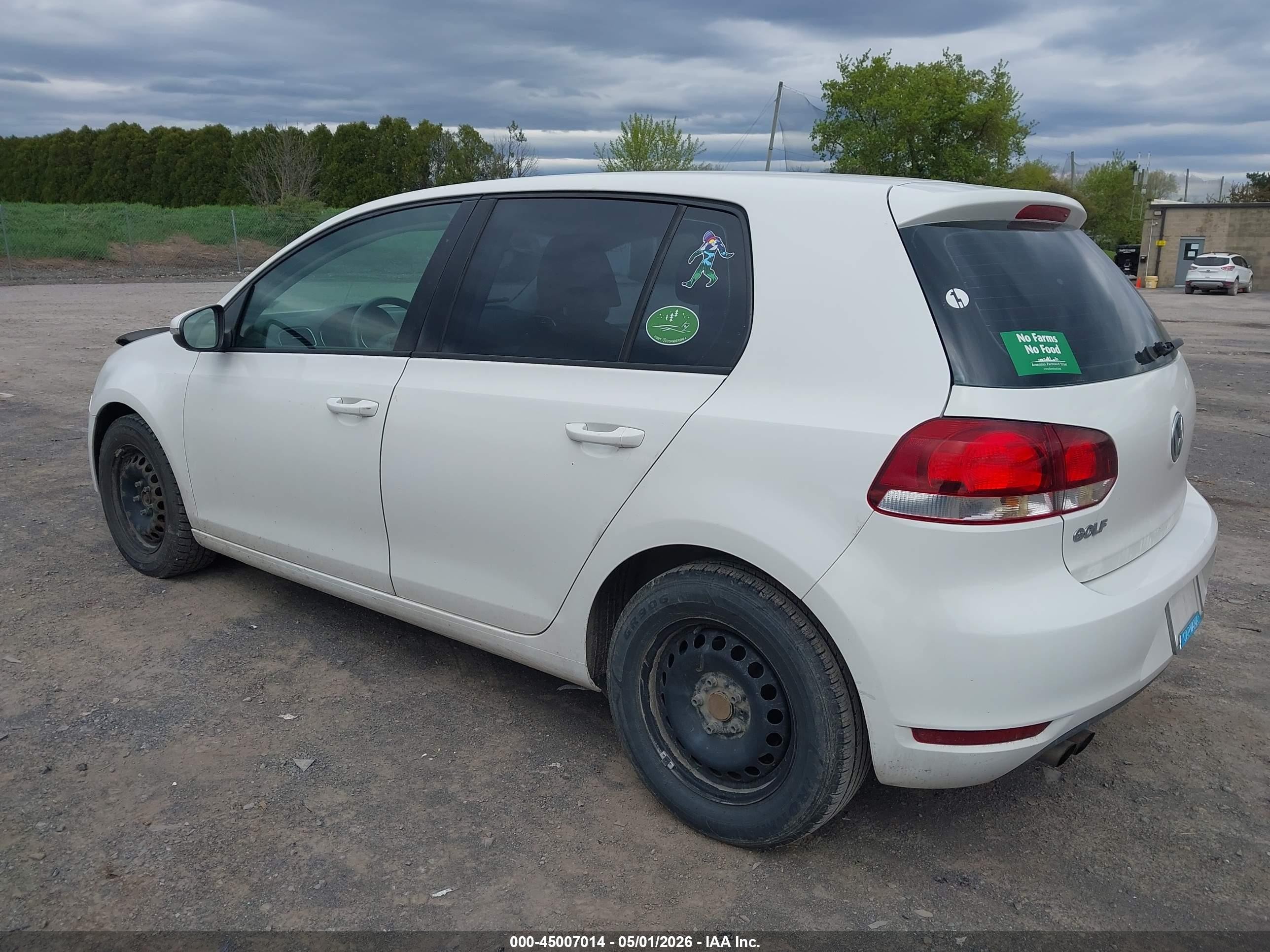 2013 Volkswagen Golf 2.5l 4-door Белый vin: WVWDB7AJ6DW041103