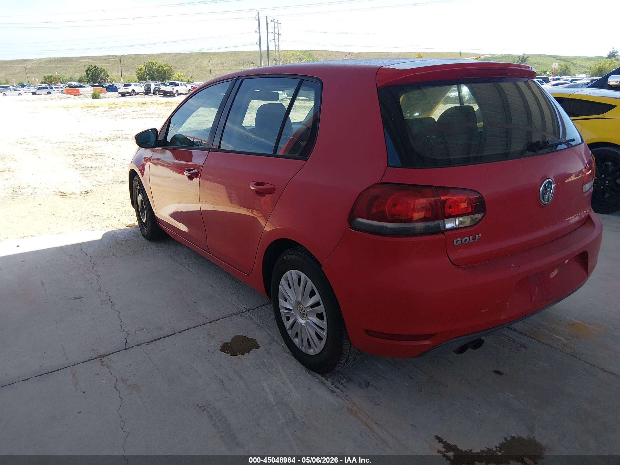 2013 Volkswagen Golf 2.5l 4-door Красный vin: WVWDB7AJ6DW087272