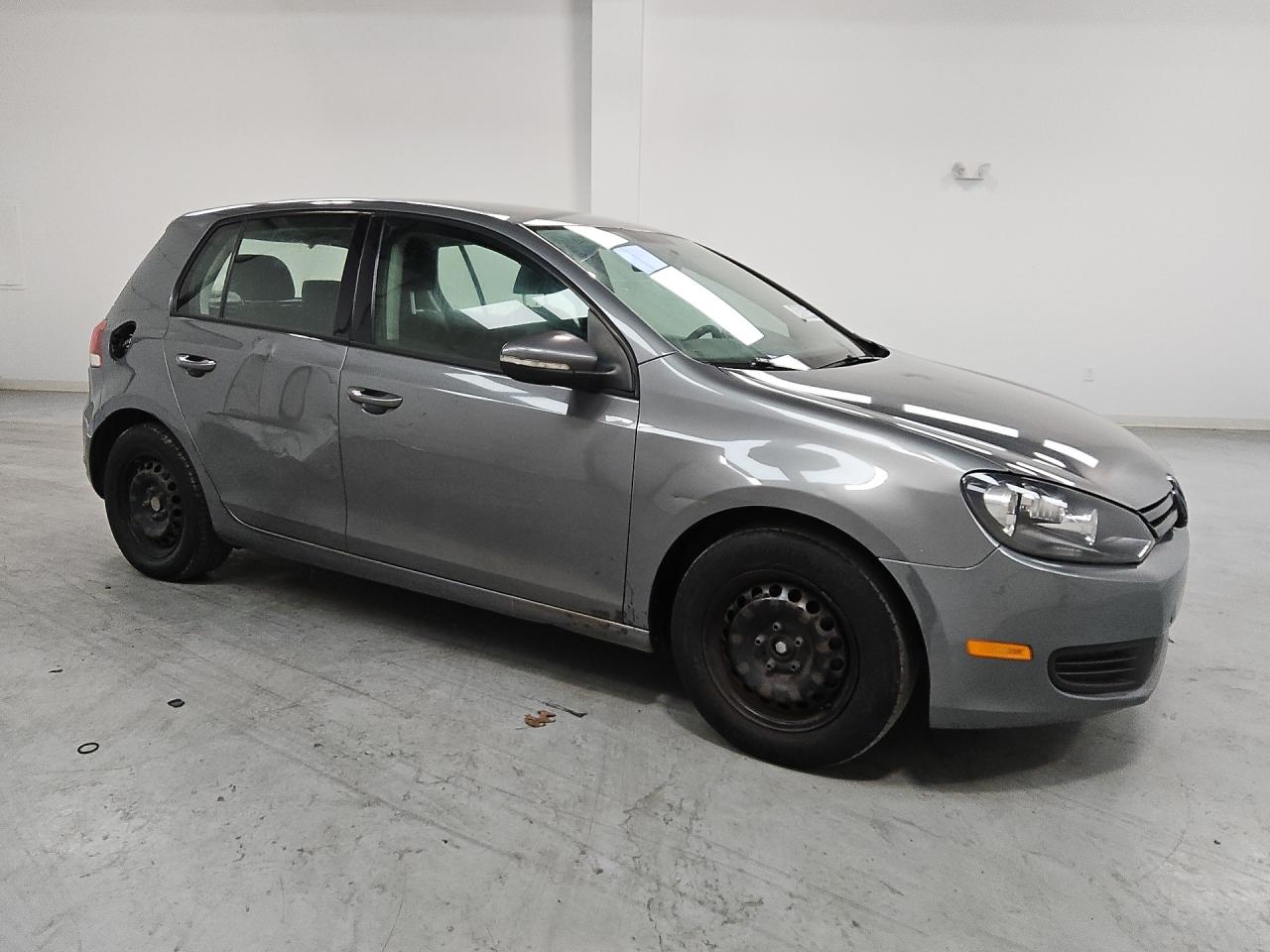 2013 Volkswagen Golf Серый vin: WVWDB7AJ6DW120285 Damage: Right Rear Wheel Cover, Broken, Replacement Required