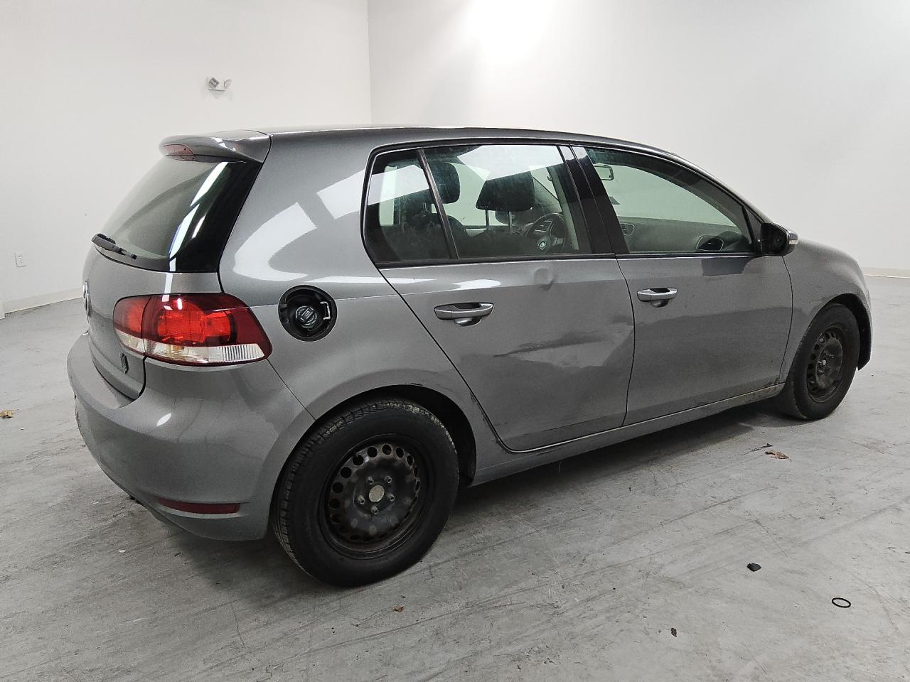 2013 Volkswagen Golf Серый vin: WVWDB7AJ6DW120285 Damage: Right Tail Light, Broken, Replacement Required