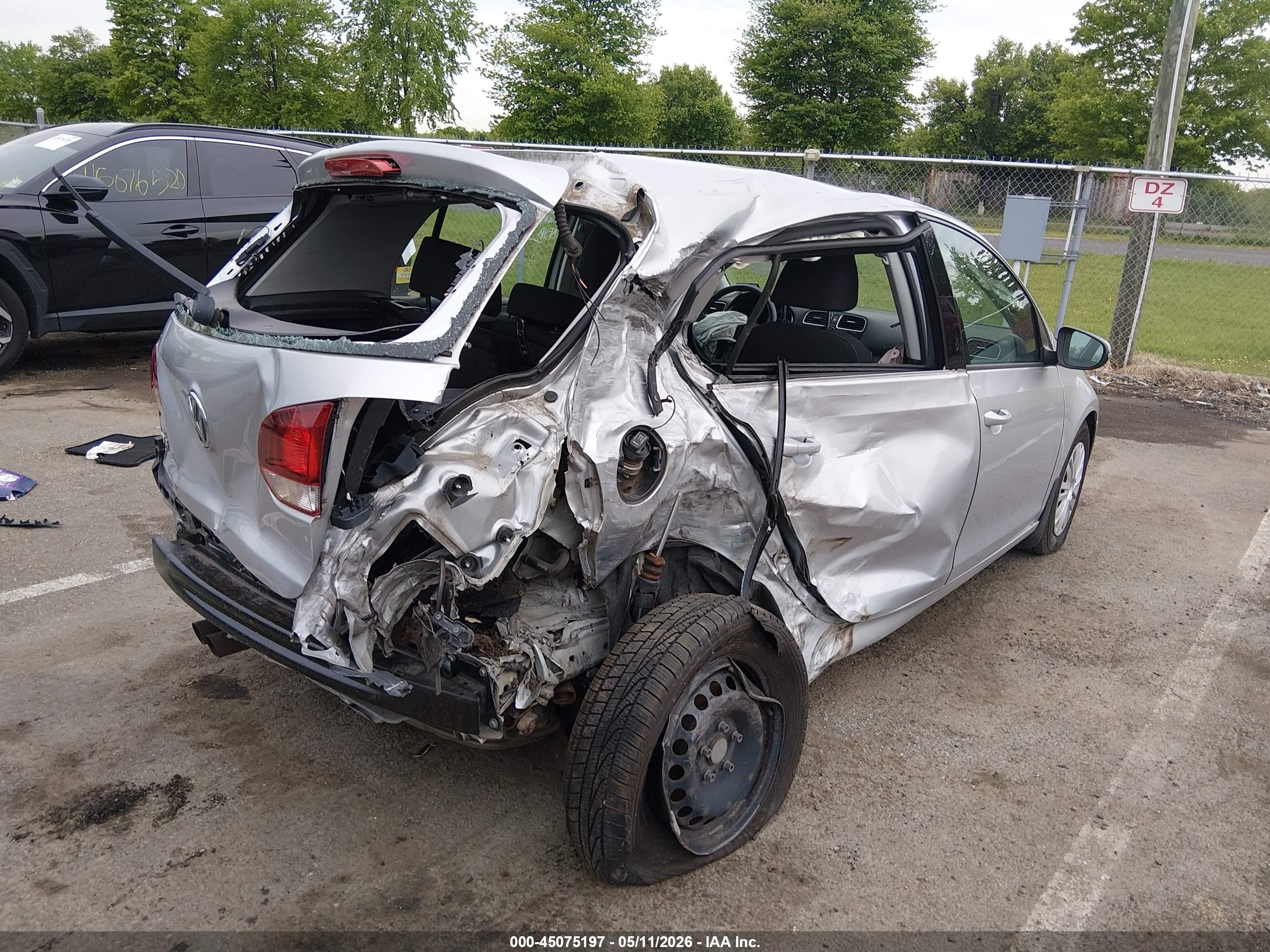 2014 Volkswagen Golf 2.5l Silver vin: WVWDB7AJ7EW004689