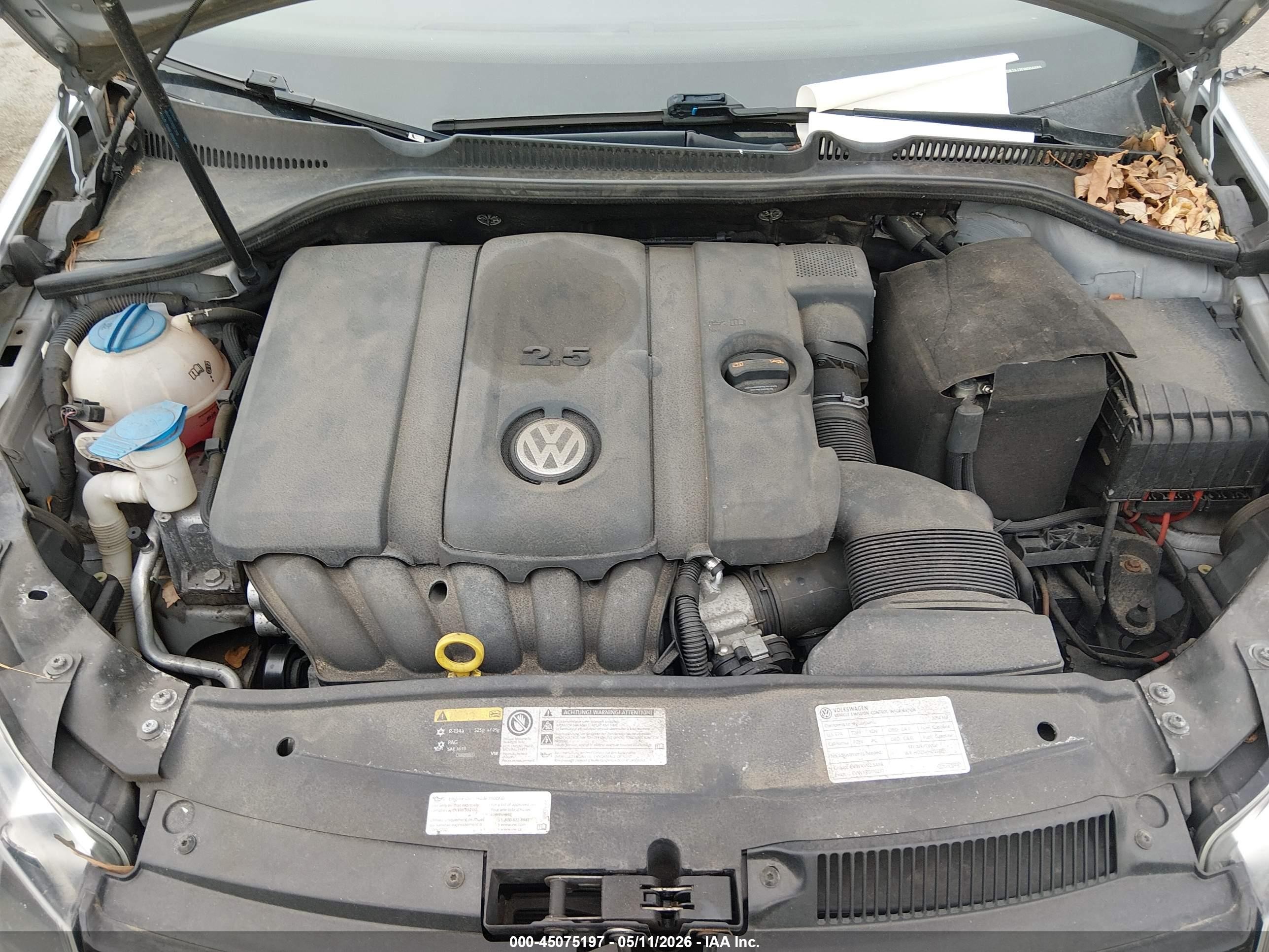 2014 Volkswagen Golf 2.5l Silver vin: WVWDB7AJ7EW004689