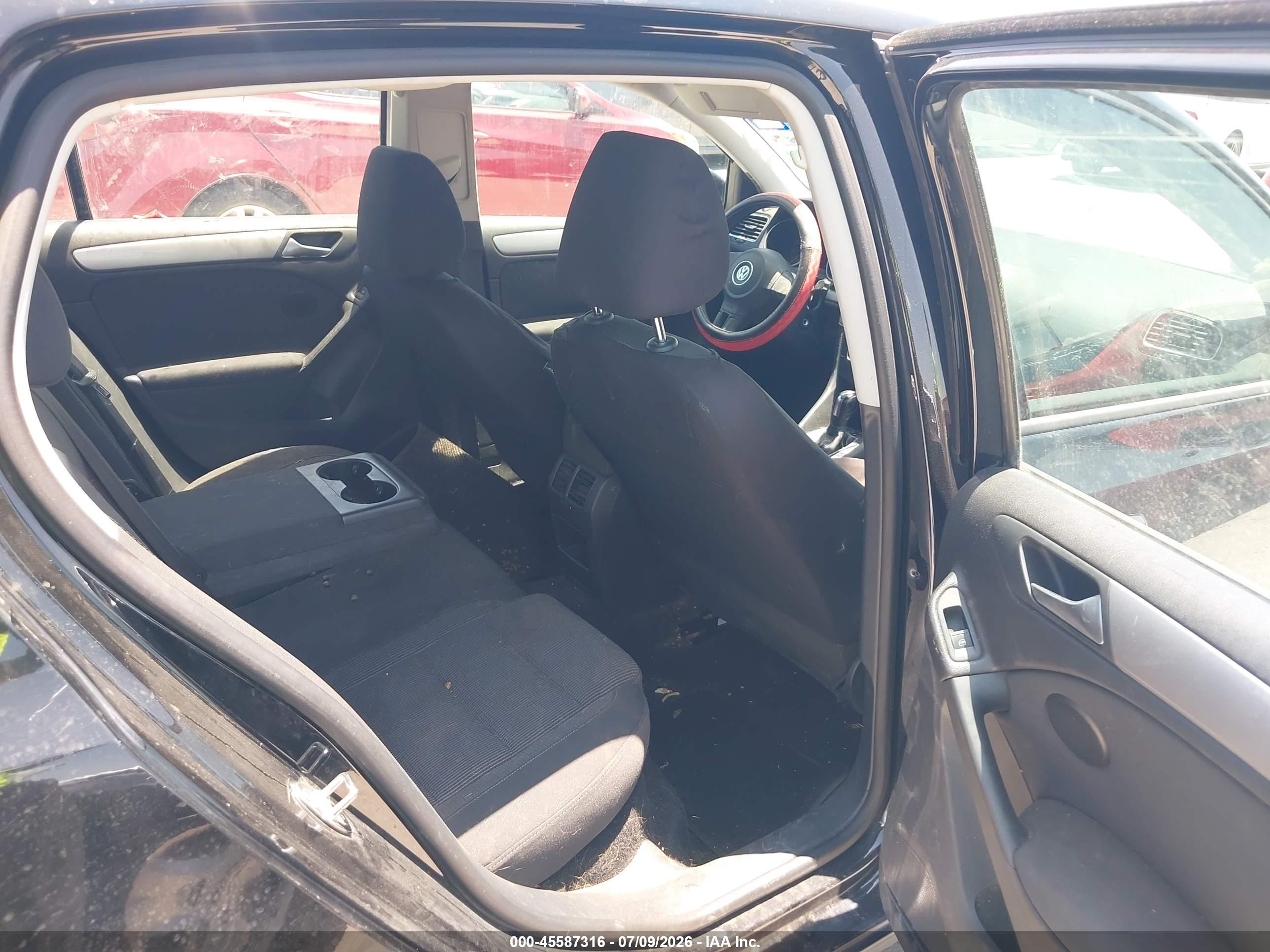 2014 Volkswagen Golf 2.5l (a6) (no Longer Orderable) Black vin: WVWDB7AJ7EW007611