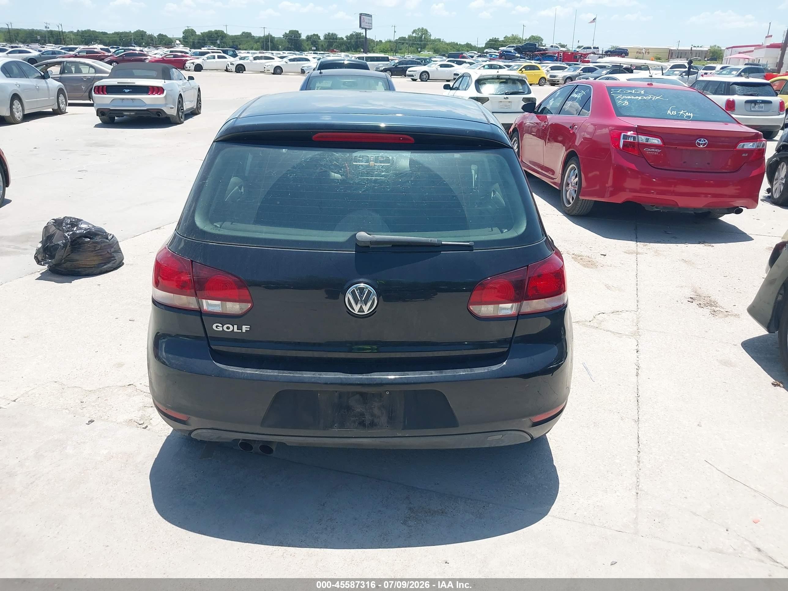 2014 Volkswagen Golf 2.5l (a6) (no Longer Orderable) Black vin: WVWDB7AJ7EW007611