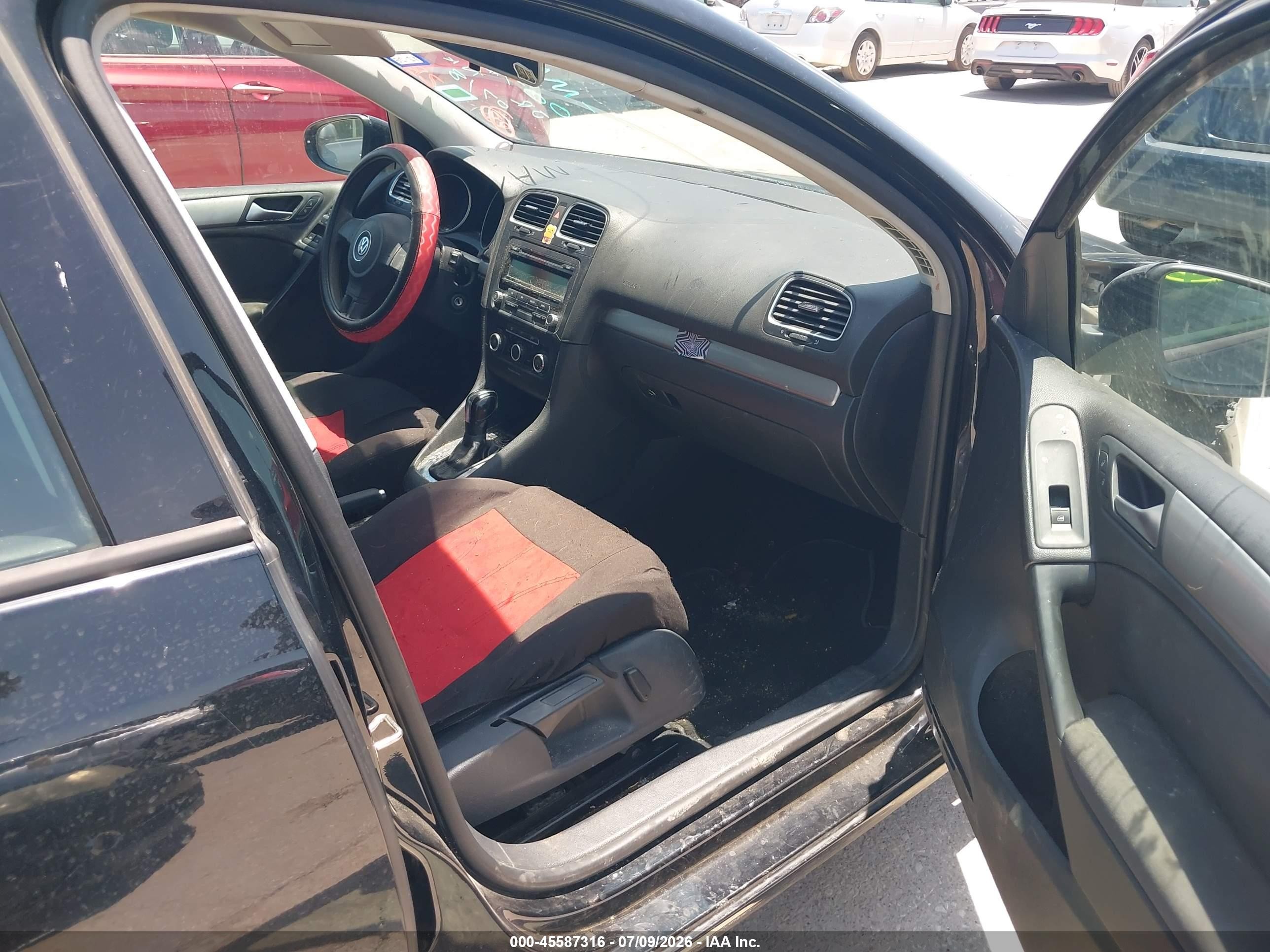 2014 Volkswagen Golf 2.5l (a6) (no Longer Orderable) Black vin: WVWDB7AJ7EW007611