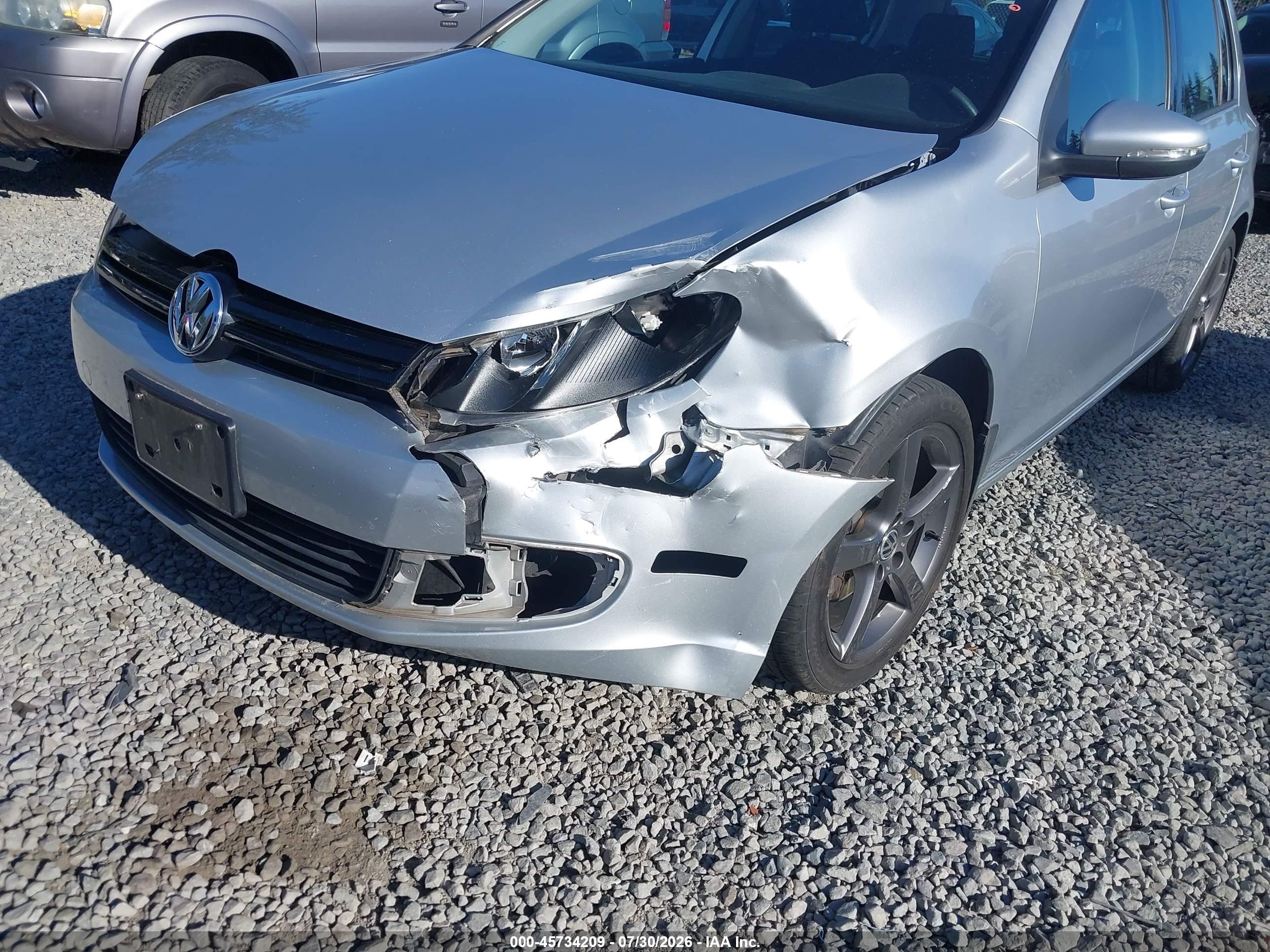 2011 Volkswagen Golf 2.5l 4-door Silver vin: WVWDB7AJ8BW100407