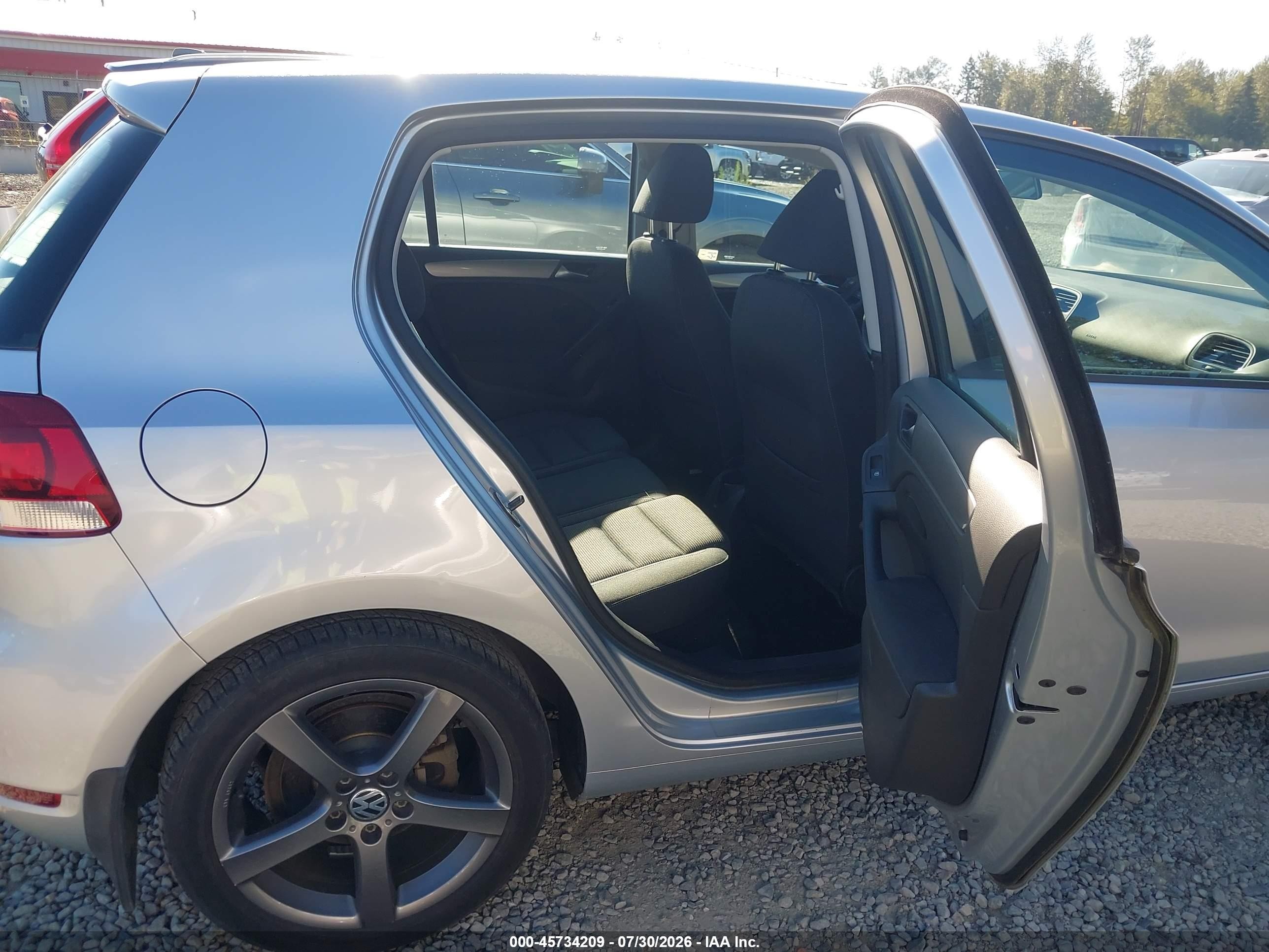 2011 Volkswagen Golf 2.5l 4-door Silver vin: WVWDB7AJ8BW100407