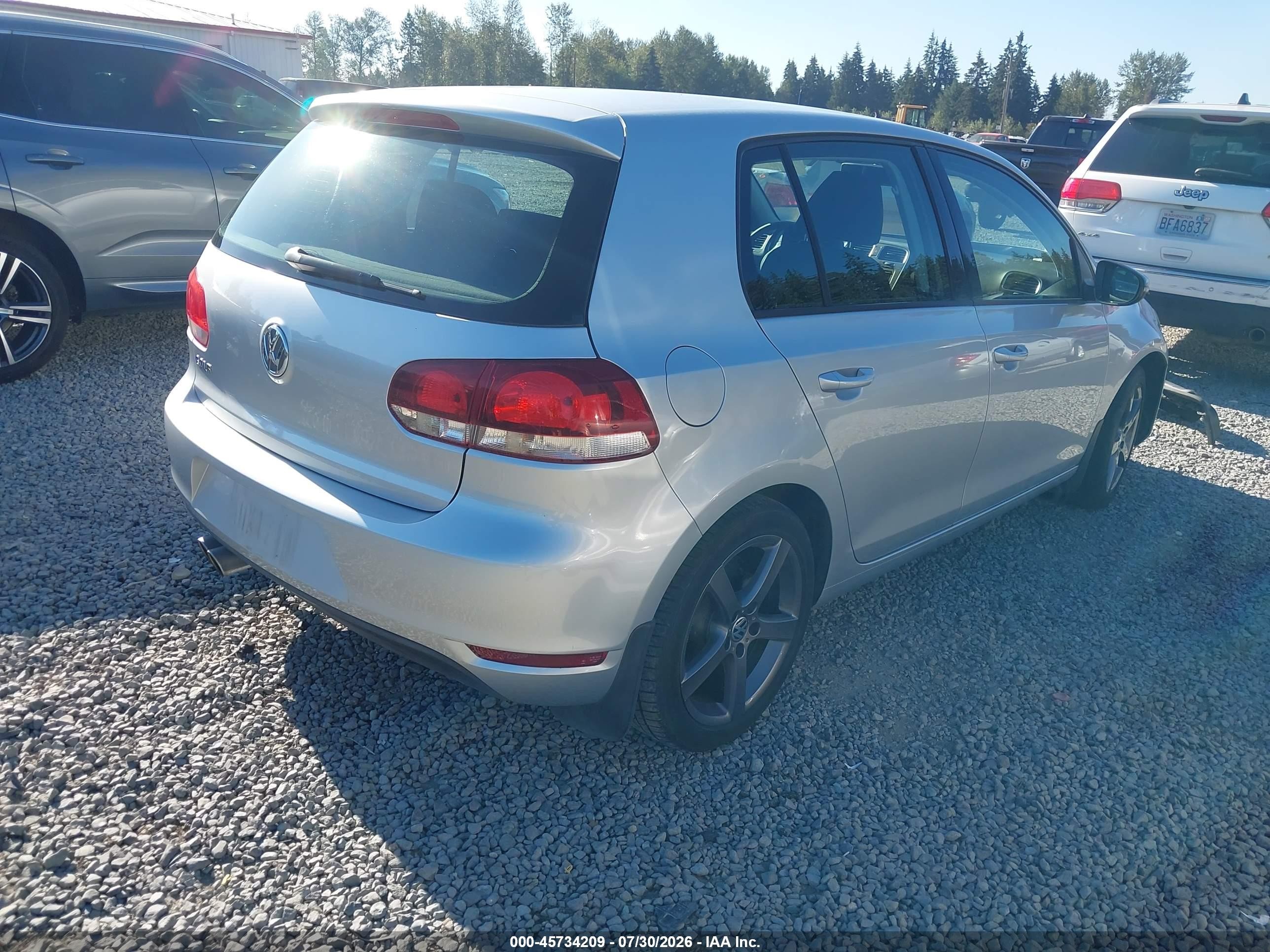 2011 Volkswagen Golf 2.5l 4-door Silver vin: WVWDB7AJ8BW100407