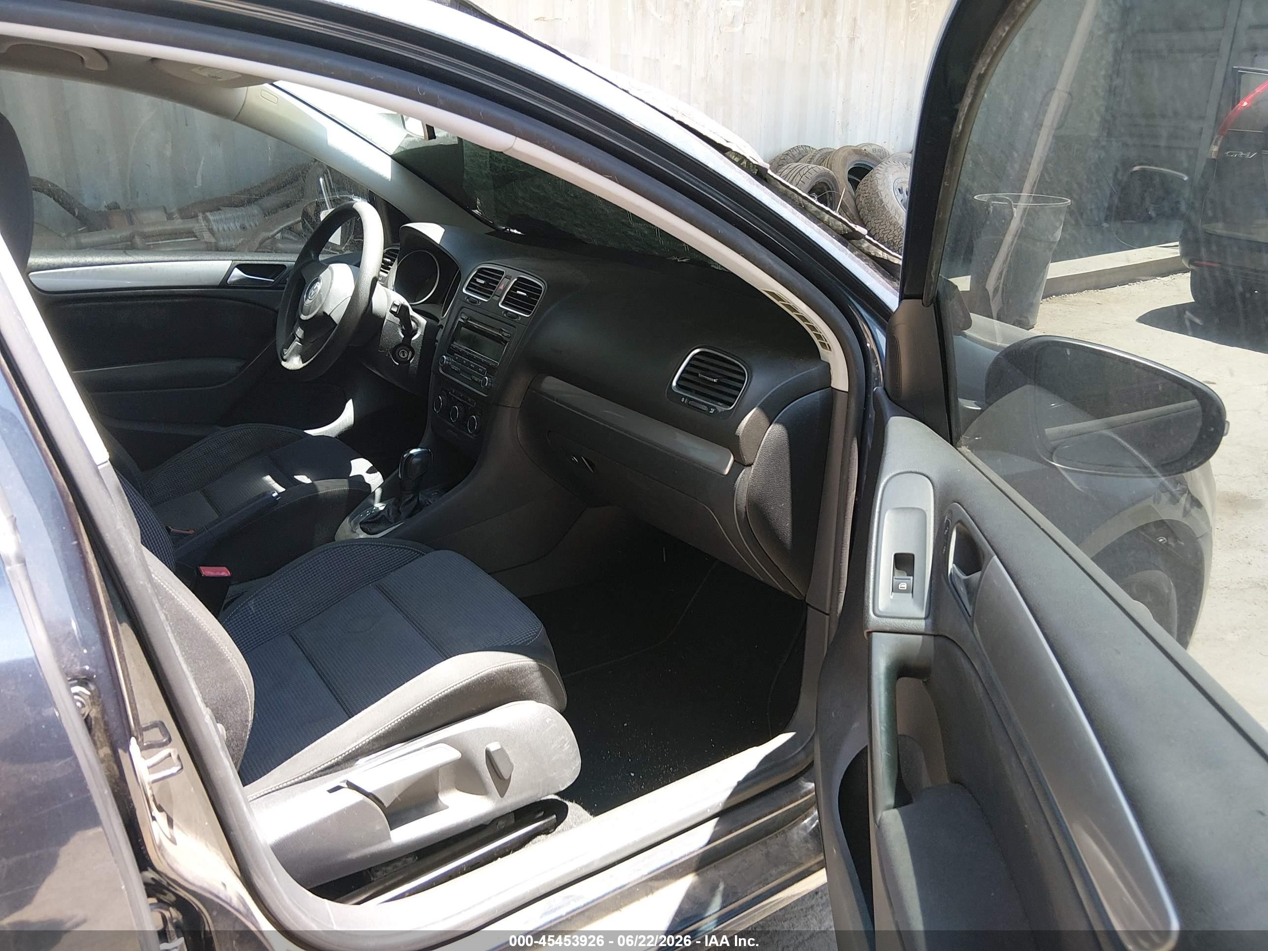 2012 Volkswagen Golf 2.5l 4-door Dark Blue vin: WVWDB7AJ8CW229975