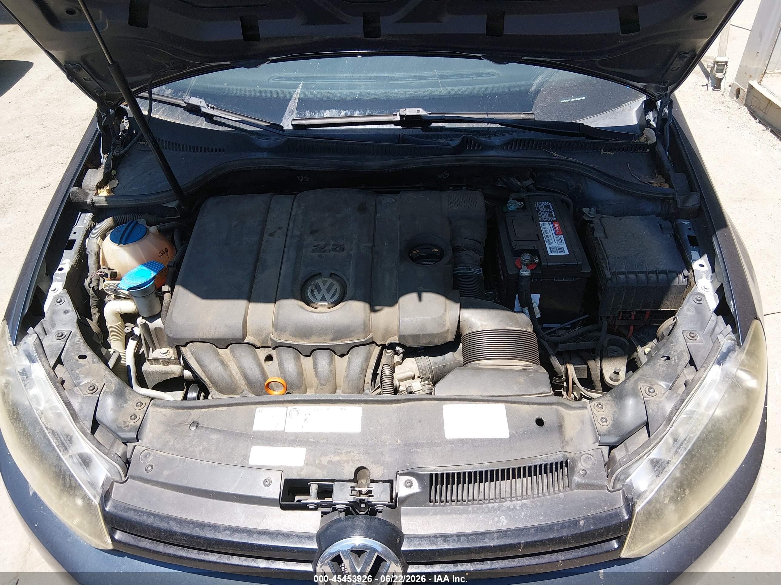 2012 Volkswagen Golf 2.5l 4-door Dark Blue vin: WVWDB7AJ8CW229975