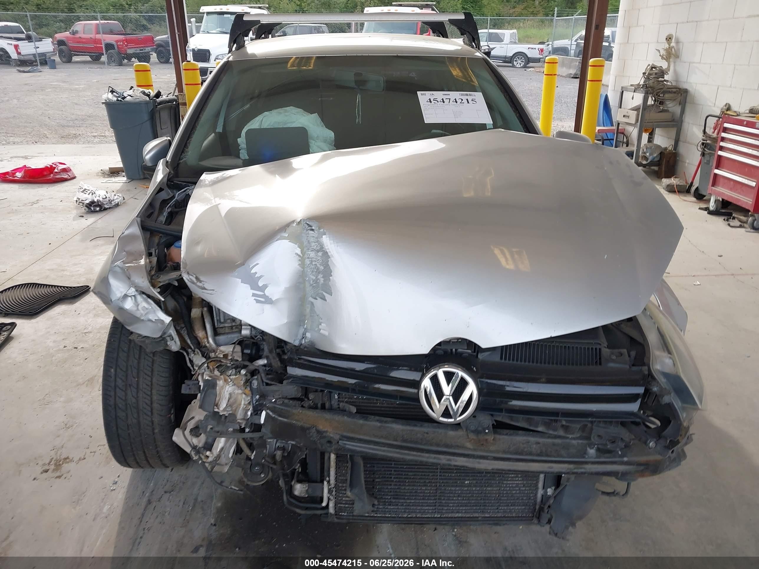 2012 Volkswagen Golf 2.5l 4-door Silver vin: WVWDB7AJ8CW272924