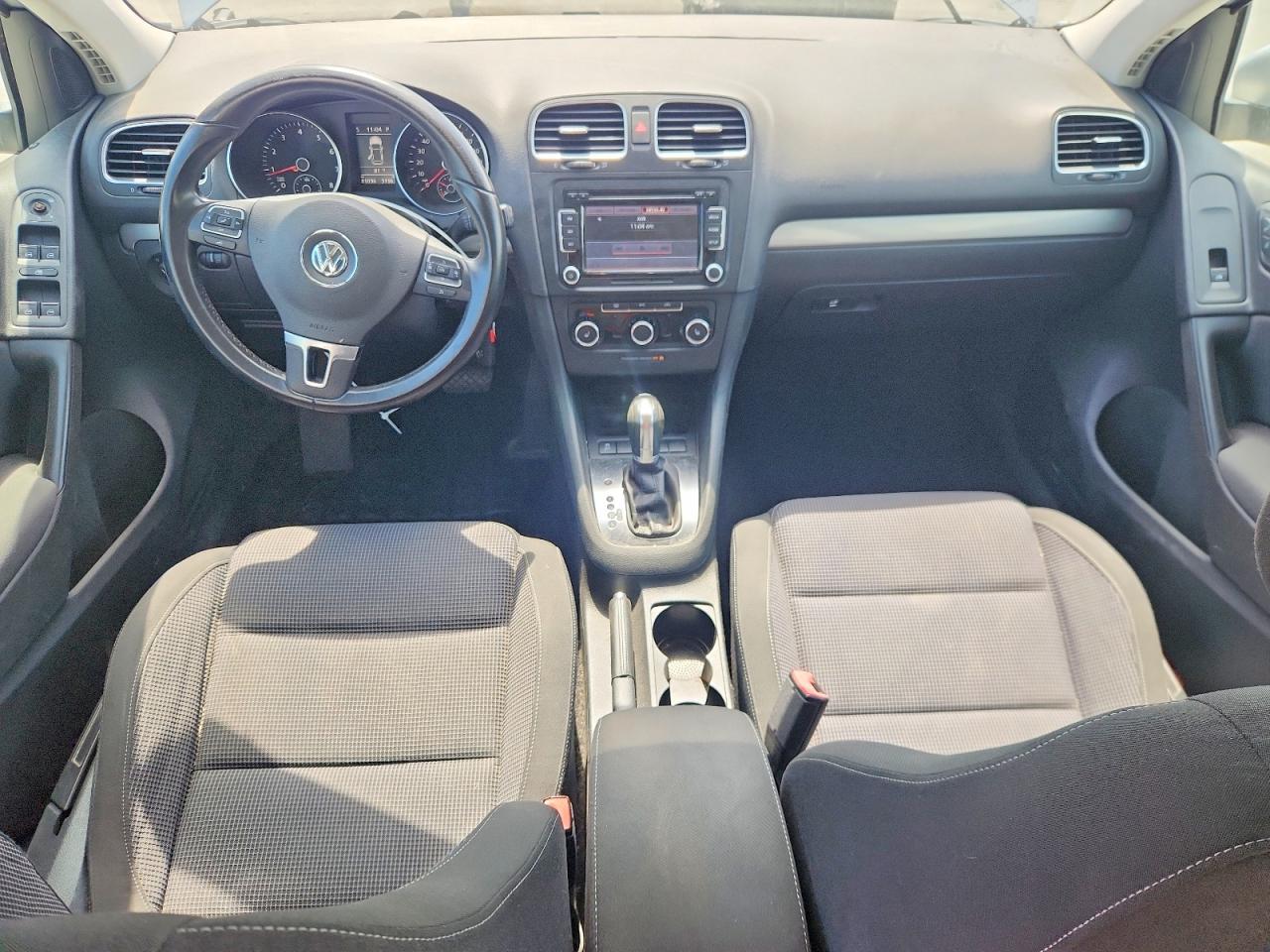 2014 Volkswagen Golf Серебряный vin: WVWDB7AJ8EW004829