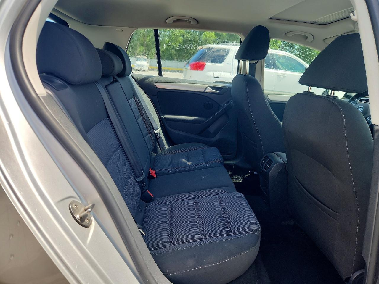 2014 Volkswagen Golf Серебряный vin: WVWDB7AJ8EW004829