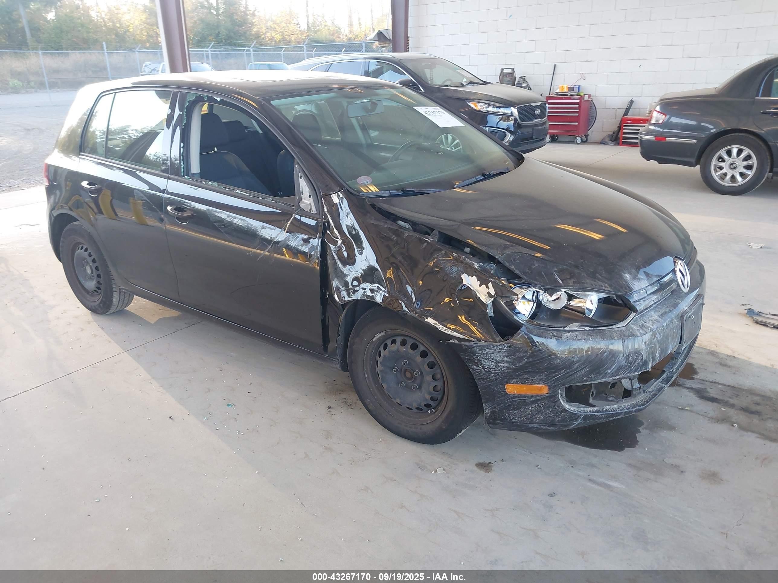 2010 Volkswagen Golf 4-door Black vin: WVWDB7AJ9AW256177