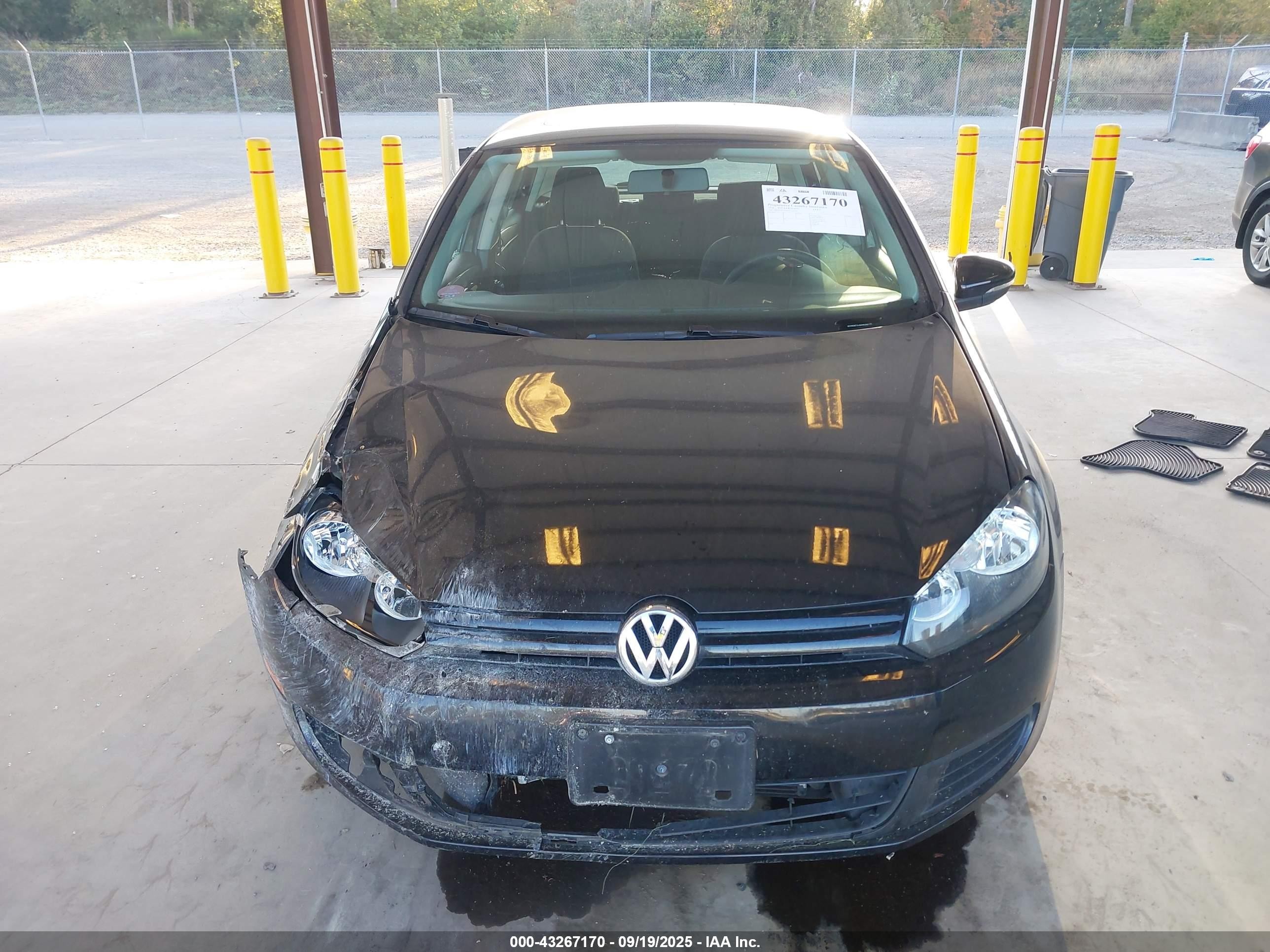 2010 Volkswagen Golf 4-door Черный vin: WVWDB7AJ9AW256177