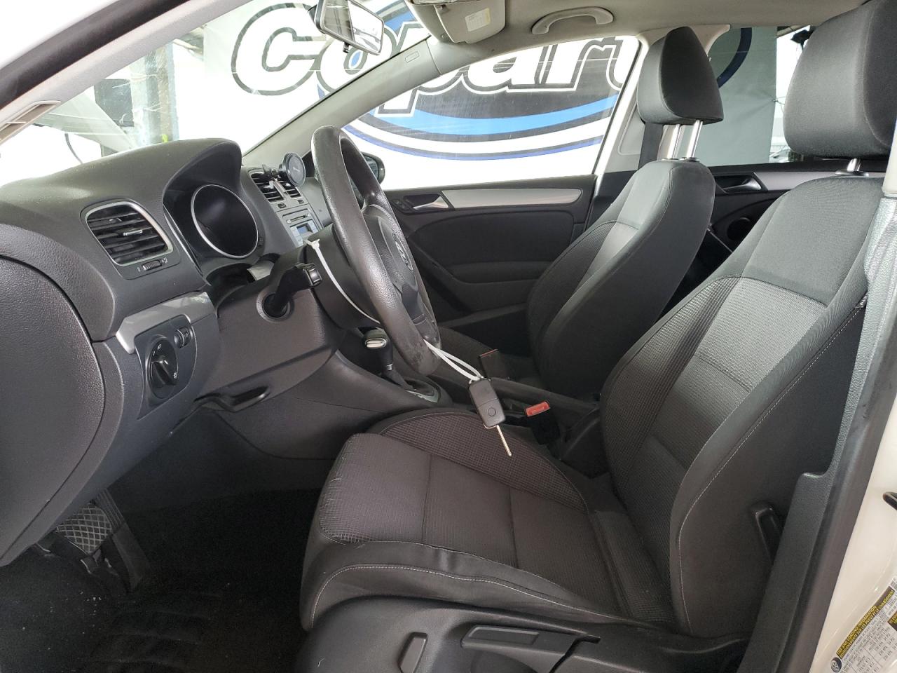 2010 Volkswagen Golf Белый vin: WVWDB7AJ9AW314868