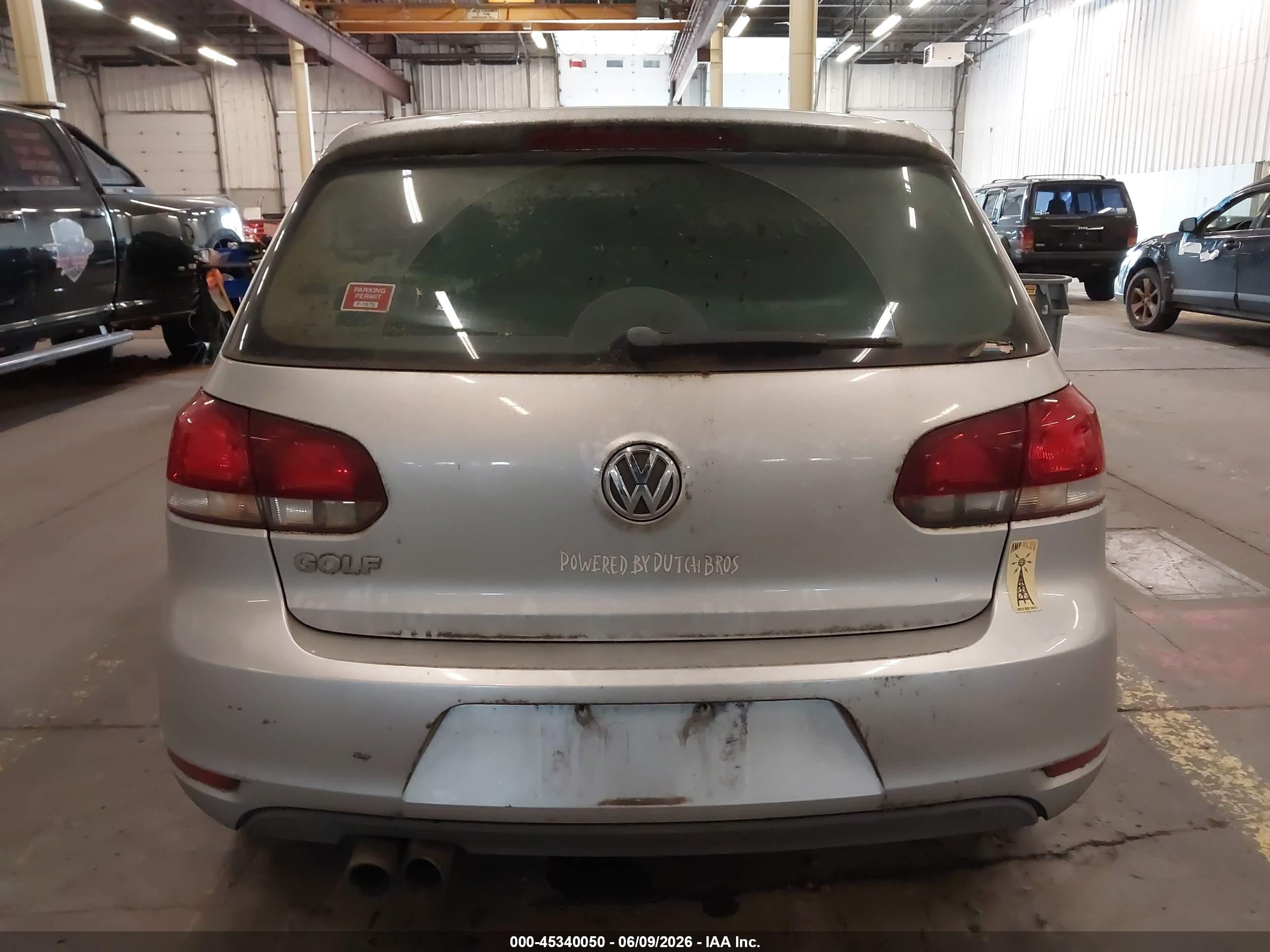 2012 Volkswagen Golf 2.5l 4-door Серебряный vin: WVWDB7AJ9CW007686