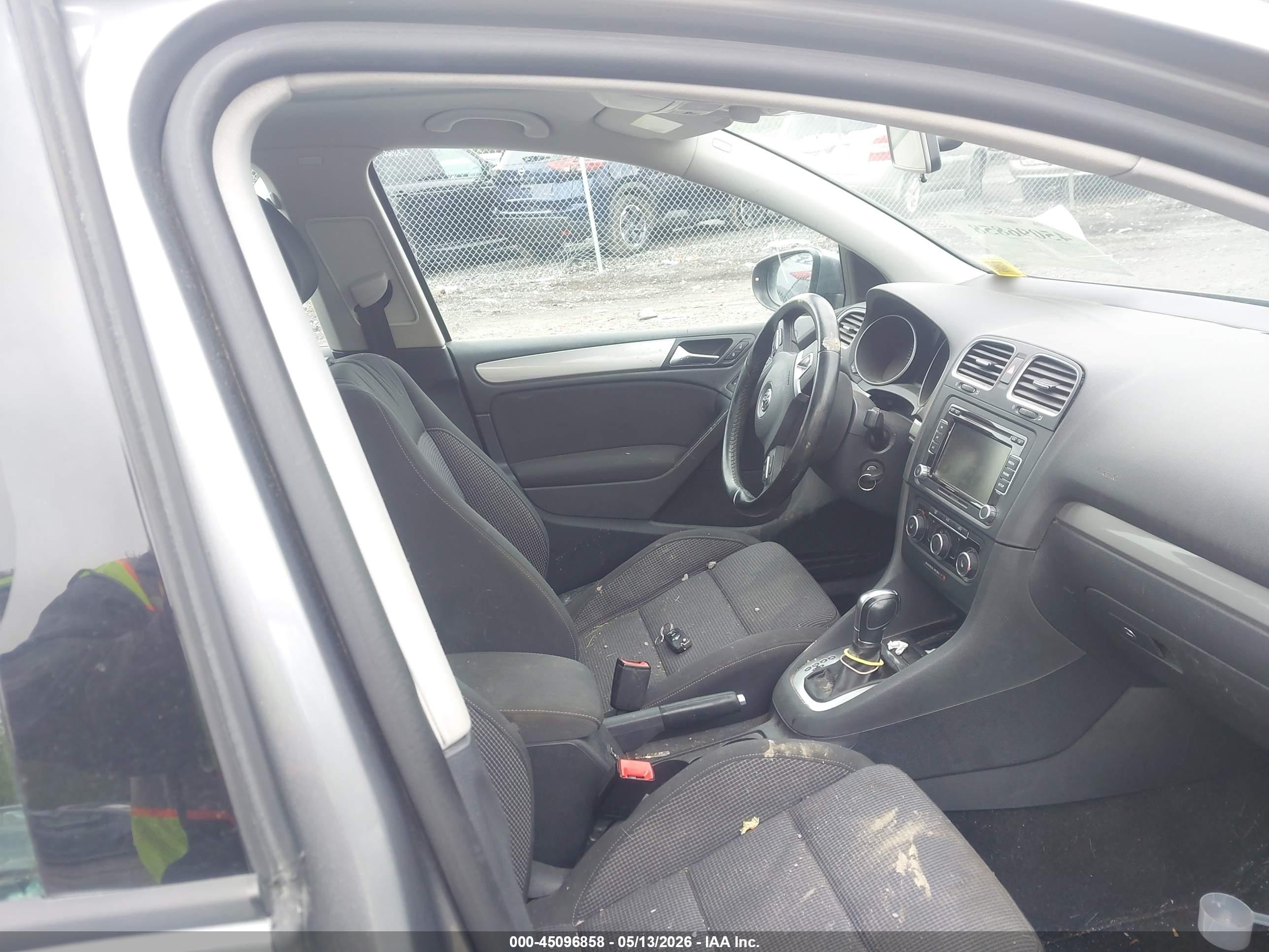 2013 Volkswagen Golf 2.5l 4-door Gray vin: WVWDB7AJ9DW134438