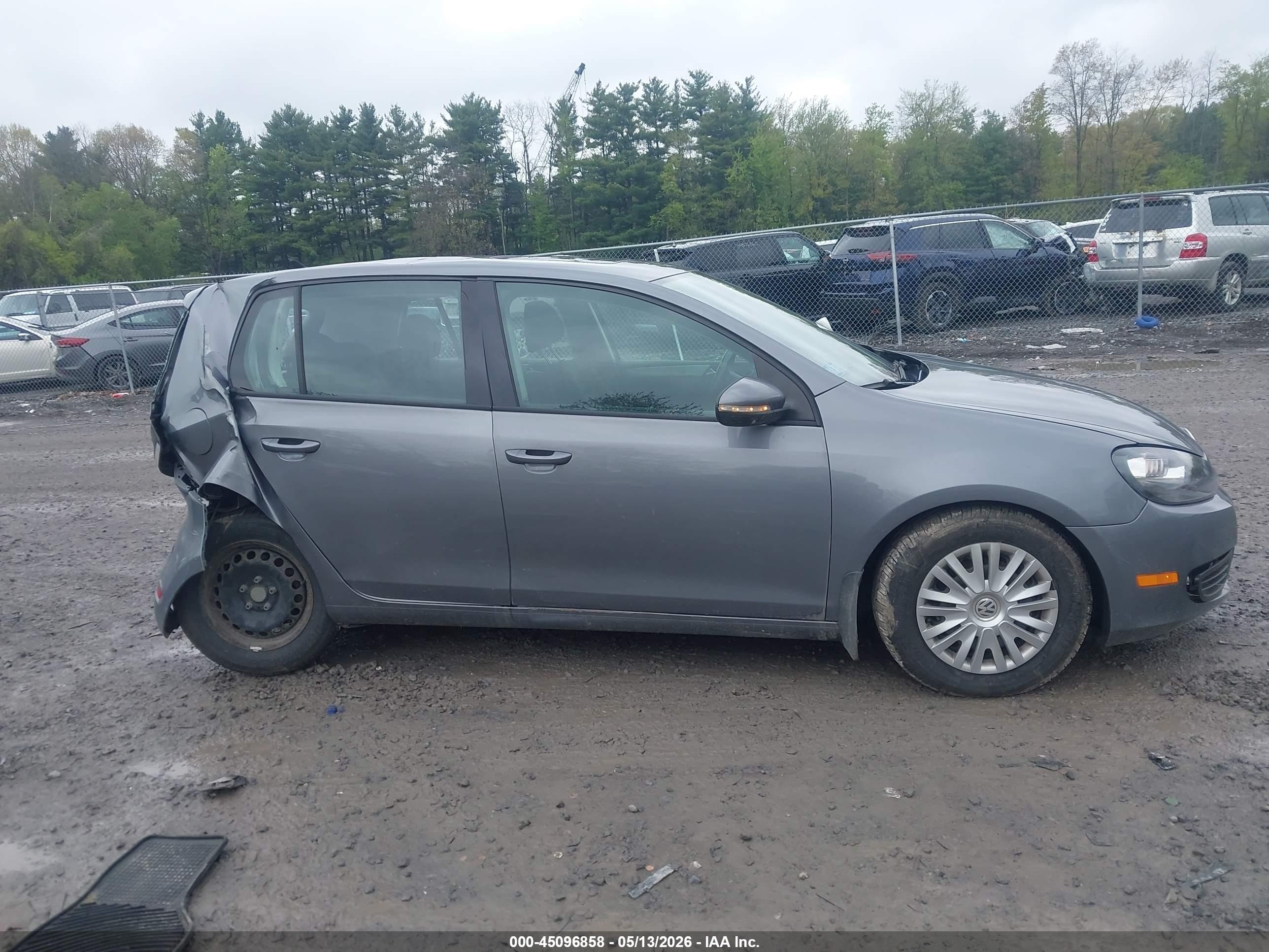 2013 Volkswagen Golf 2.5l 4-door Gray vin: WVWDB7AJ9DW134438