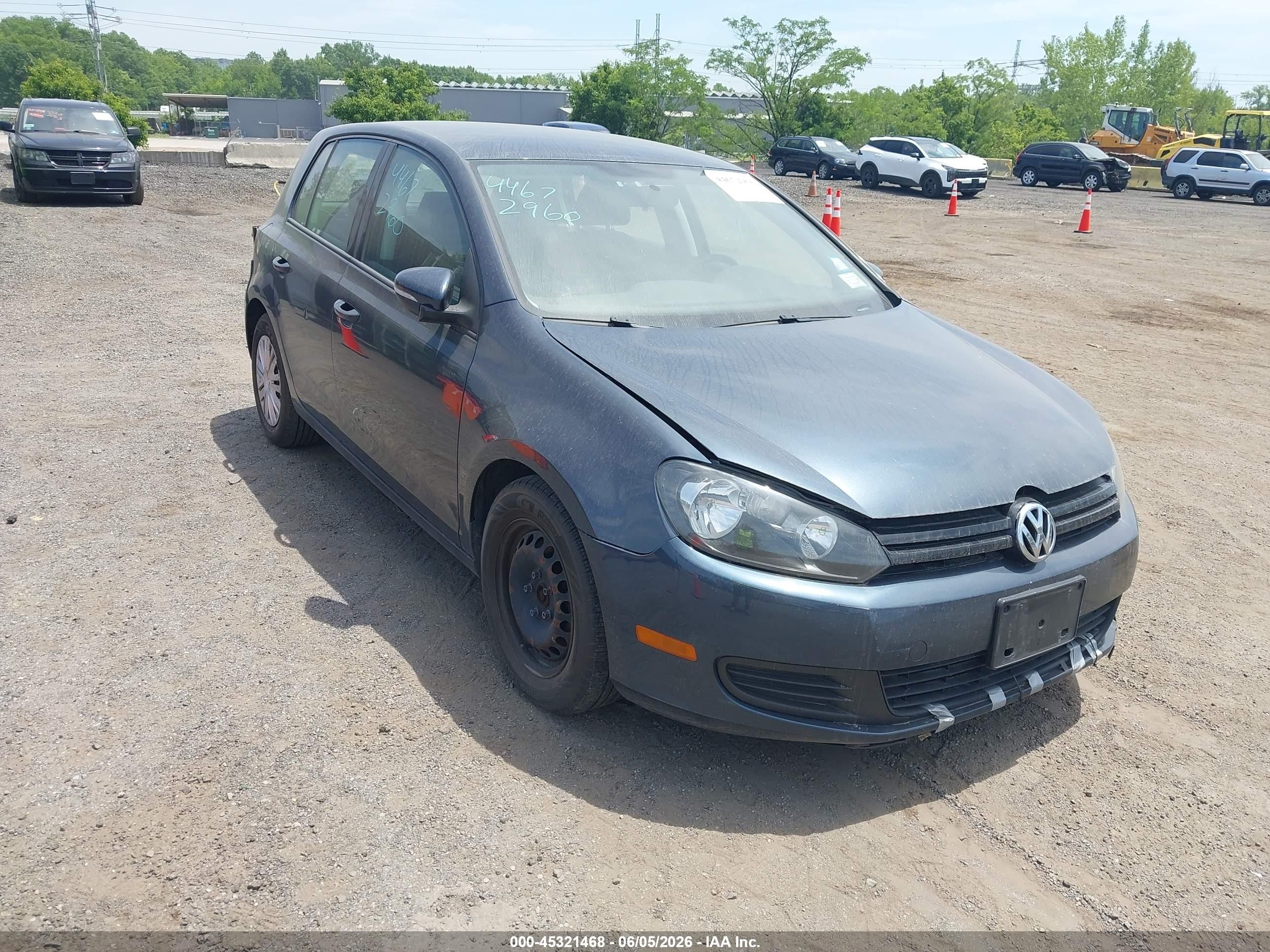 2013 Volkswagen Golf 2.5l 4-door Серый vin: WVWDB7AJ9DW135508