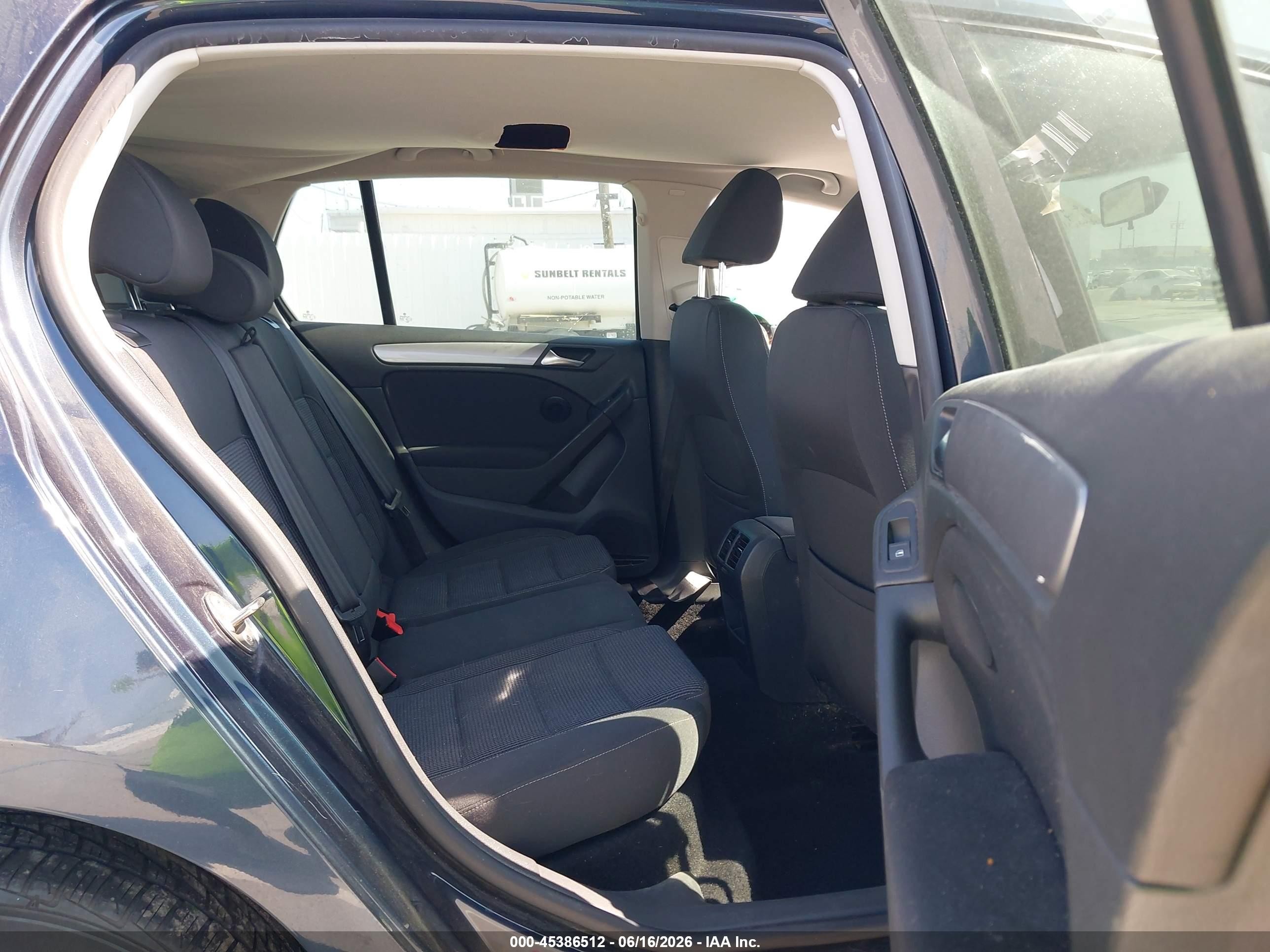 2014 Volkswagen Golf 2.5l Gray vin: WVWDB7AJ9EW008372