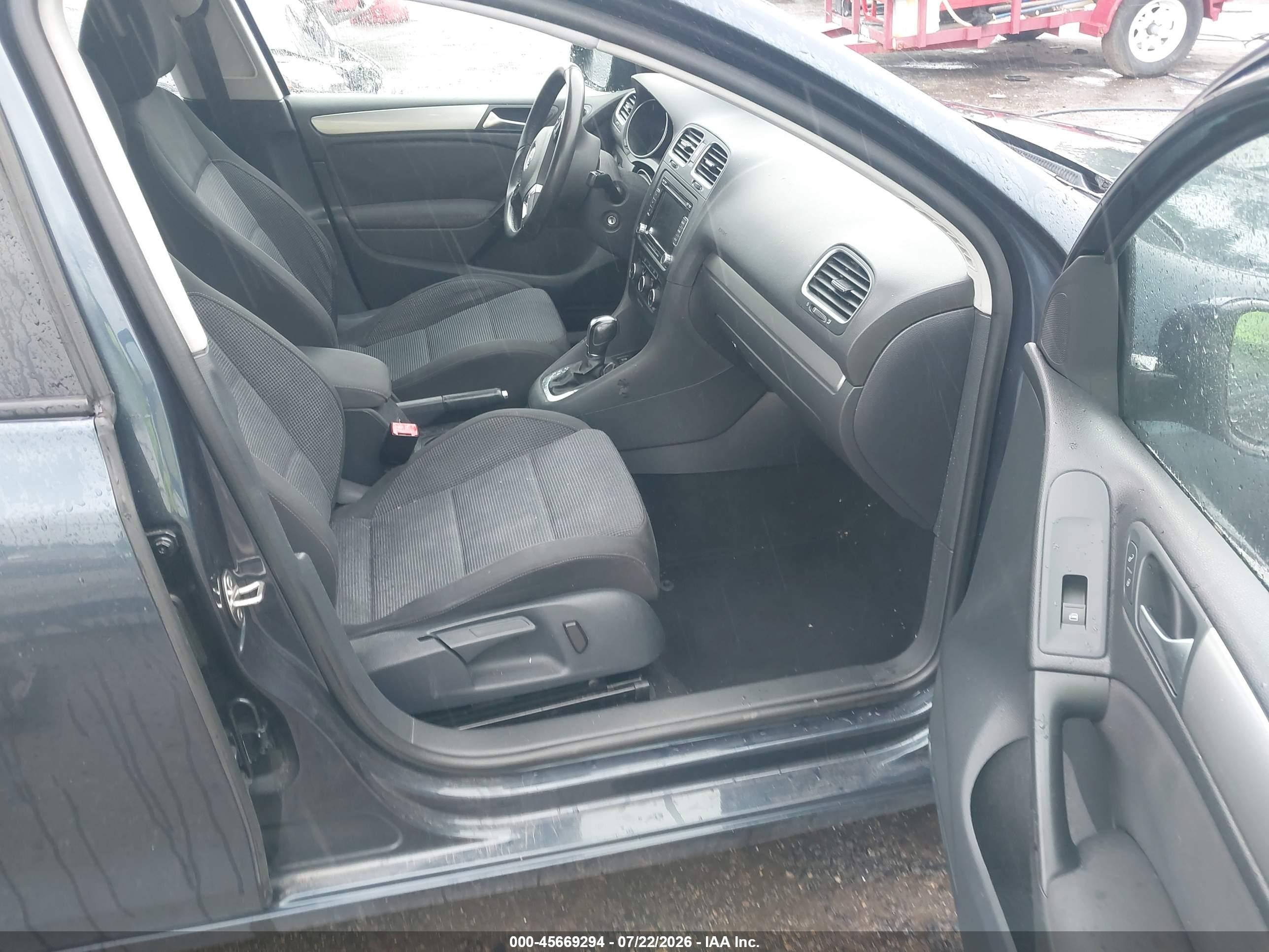 2014 Volkswagen Golf 2.5l Blue vin: WVWDB7AJ9EW008551