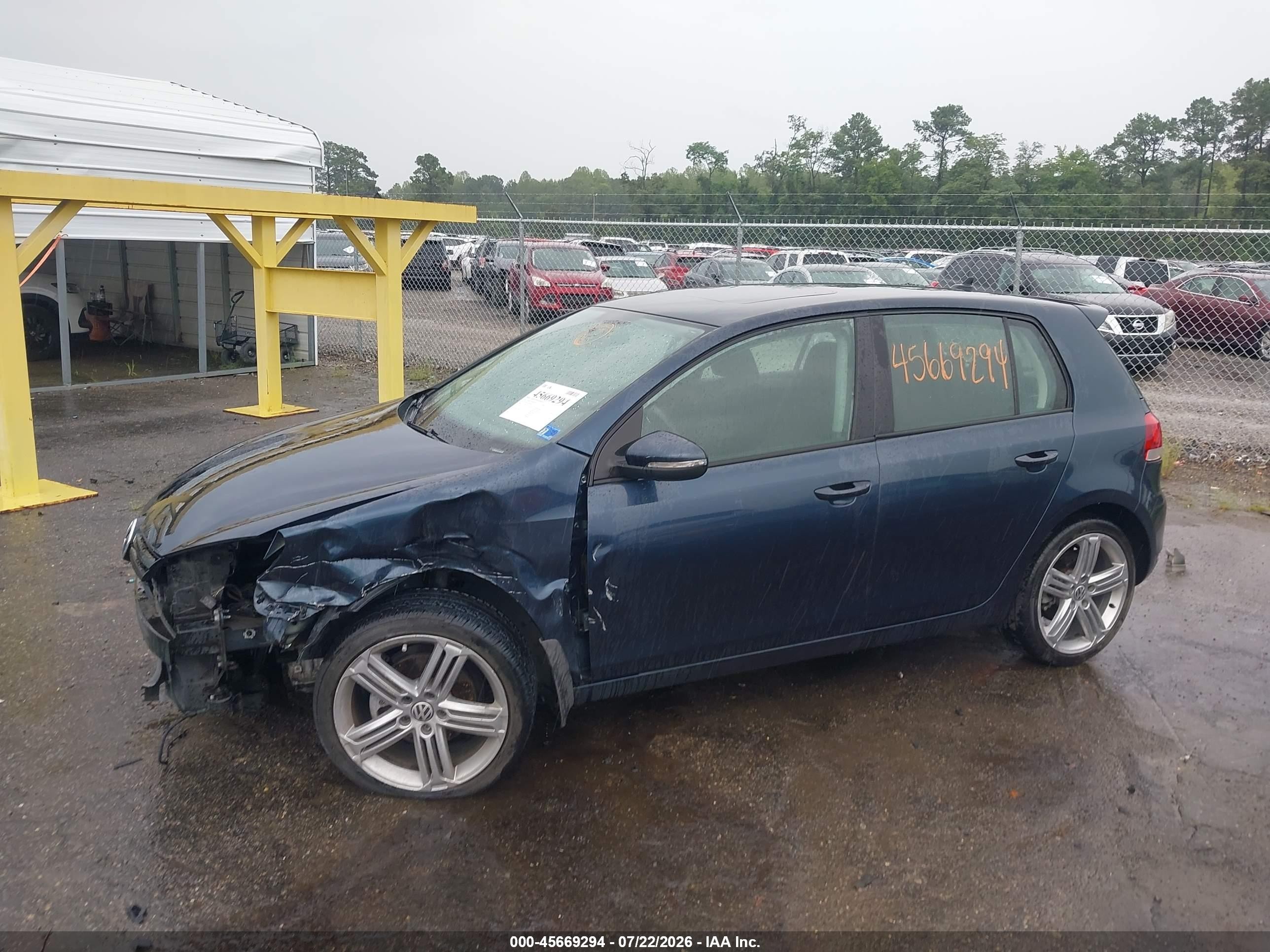 2014 Volkswagen Golf 2.5l Blue vin: WVWDB7AJ9EW008551