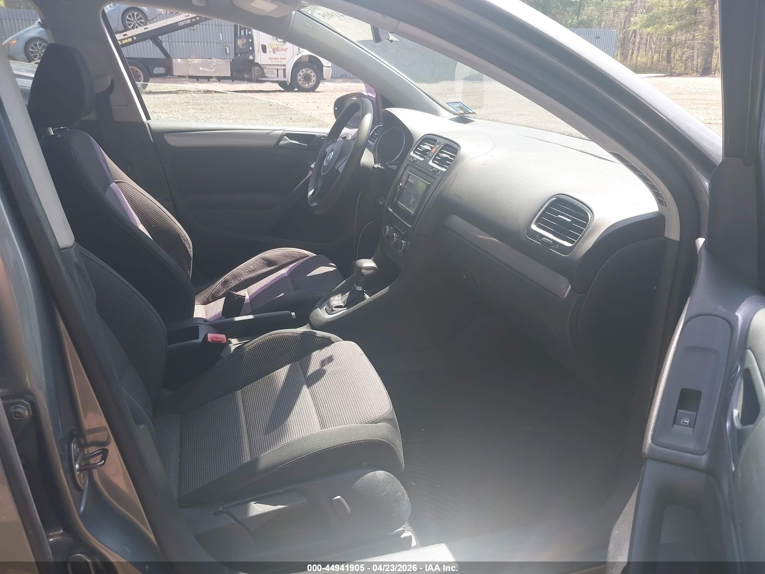 2010 Volkswagen Golf 4-door Gray vin: WVWDB7AJXAW216948