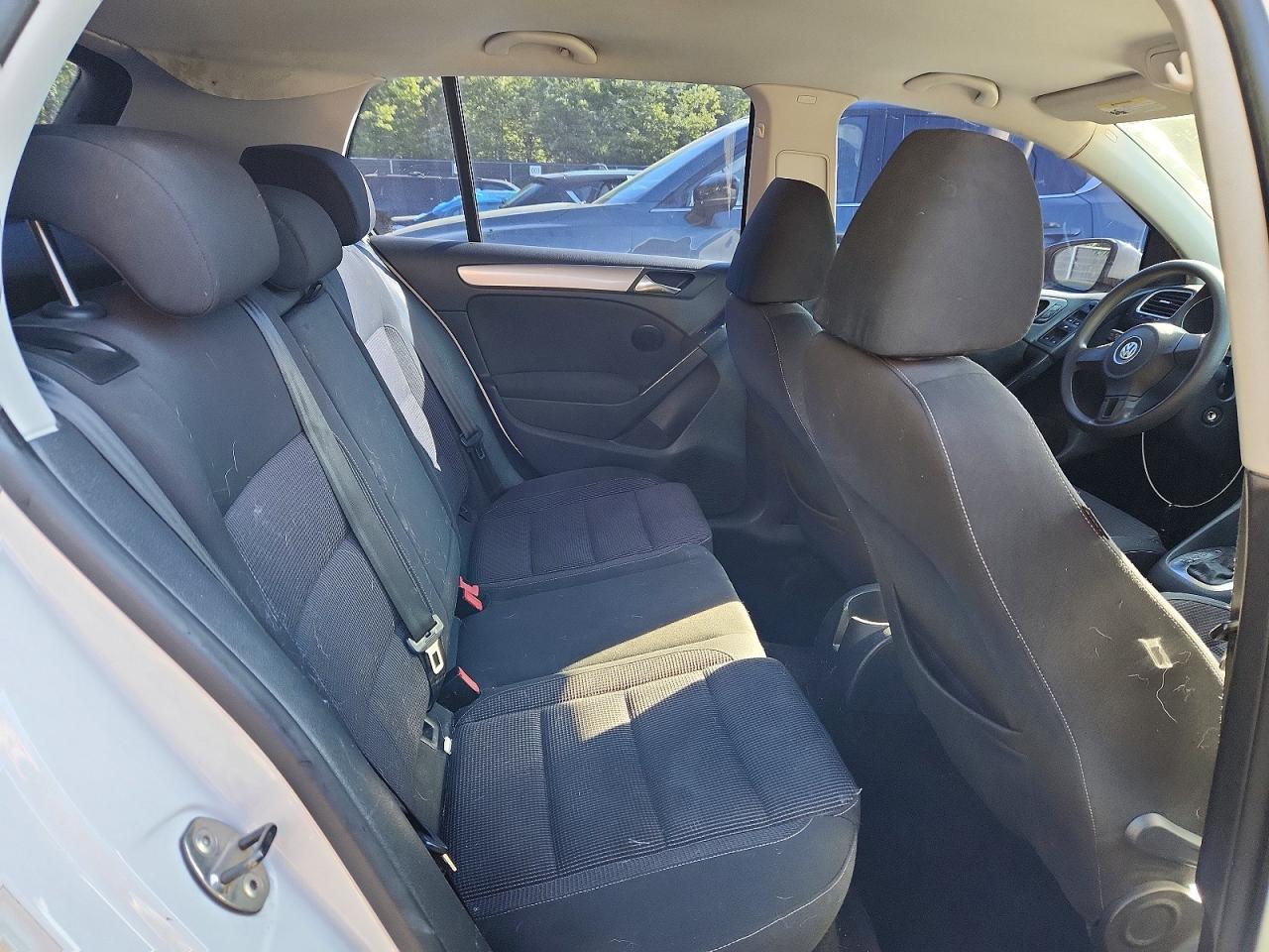 2010 Volkswagen Golf White vin: WVWDB7AJXAW251733