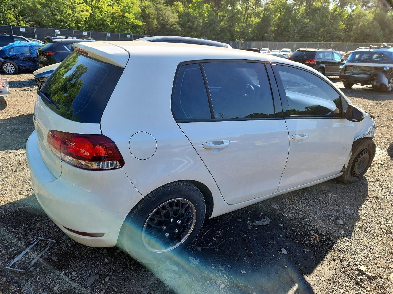 2010 Volkswagen Golf White vin: WVWDB7AJXAW251733