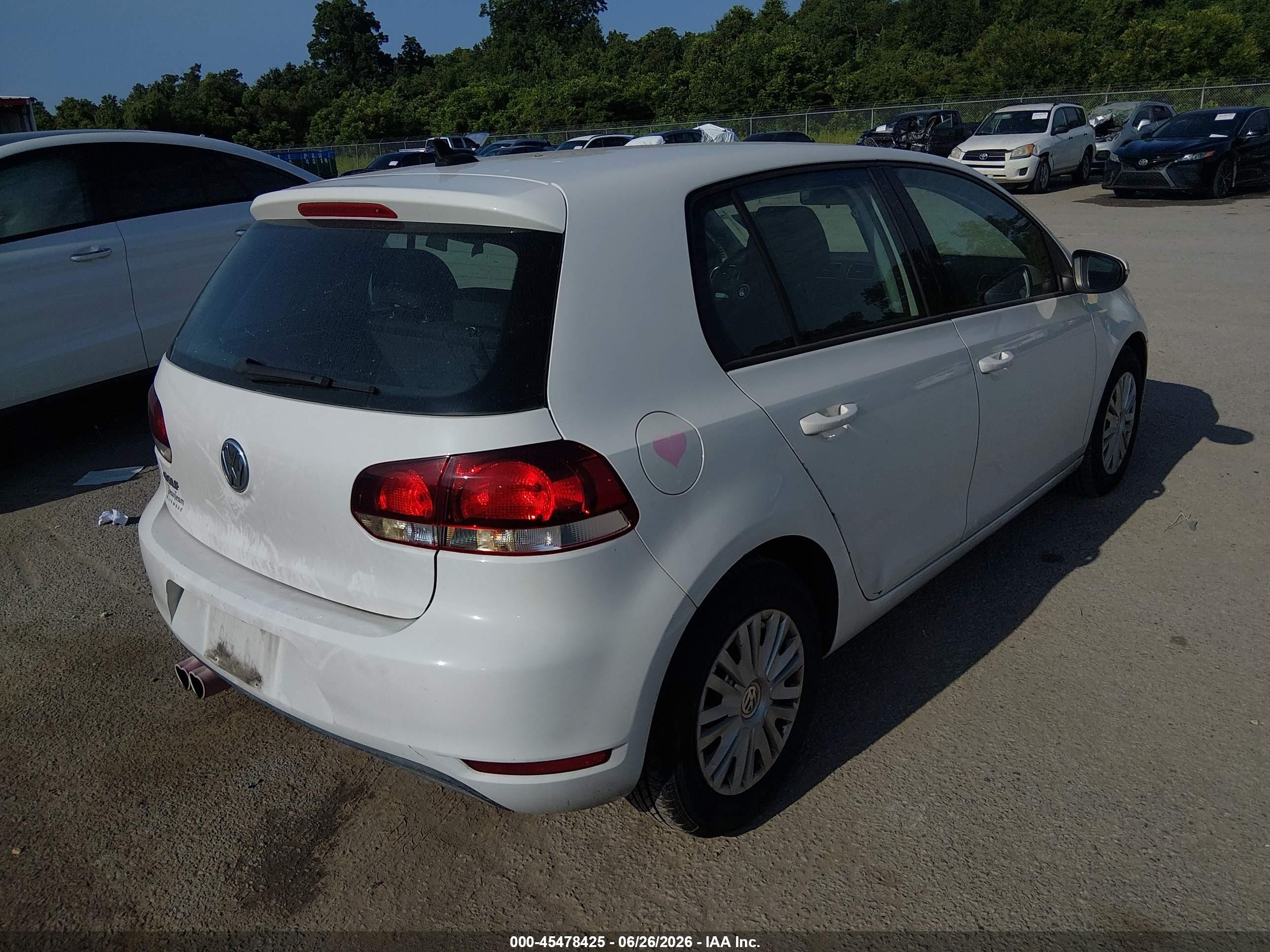 2012 Volkswagen Golf 2.5l 4-door White vin: WVWDB7AJXCW119106