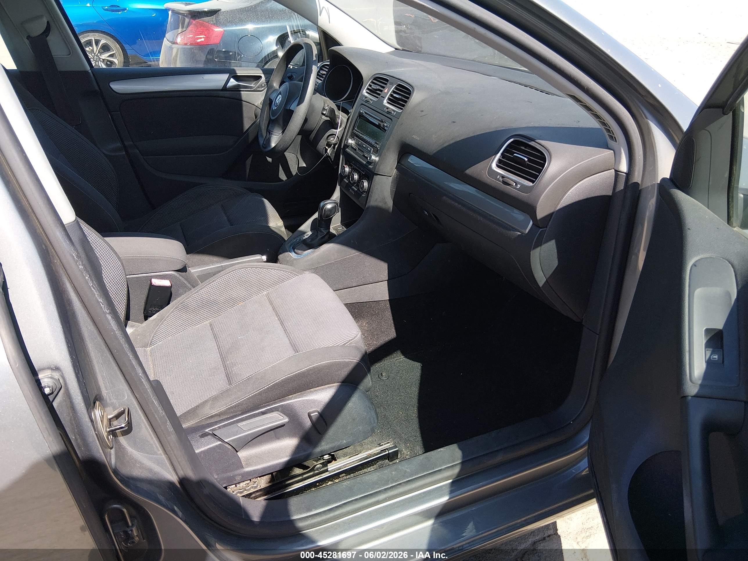 2012 Volkswagen Golf 2.5l 4-door Gray vin: WVWDB7AJXCW220291