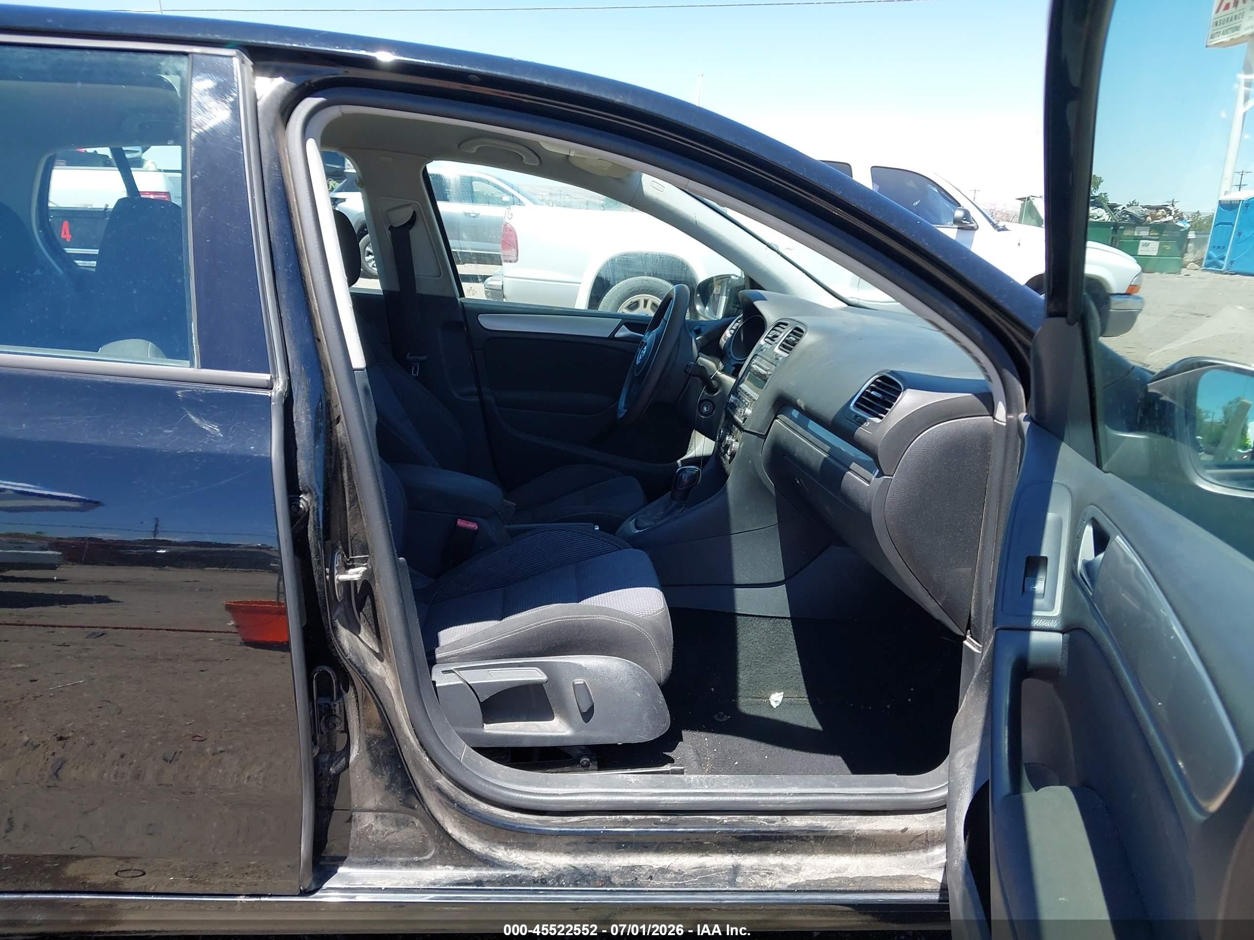 2014 Volkswagen Golf 2.5l (a6) (no Longer Orderable) Black vin: WVWDB7AJXEW010986
