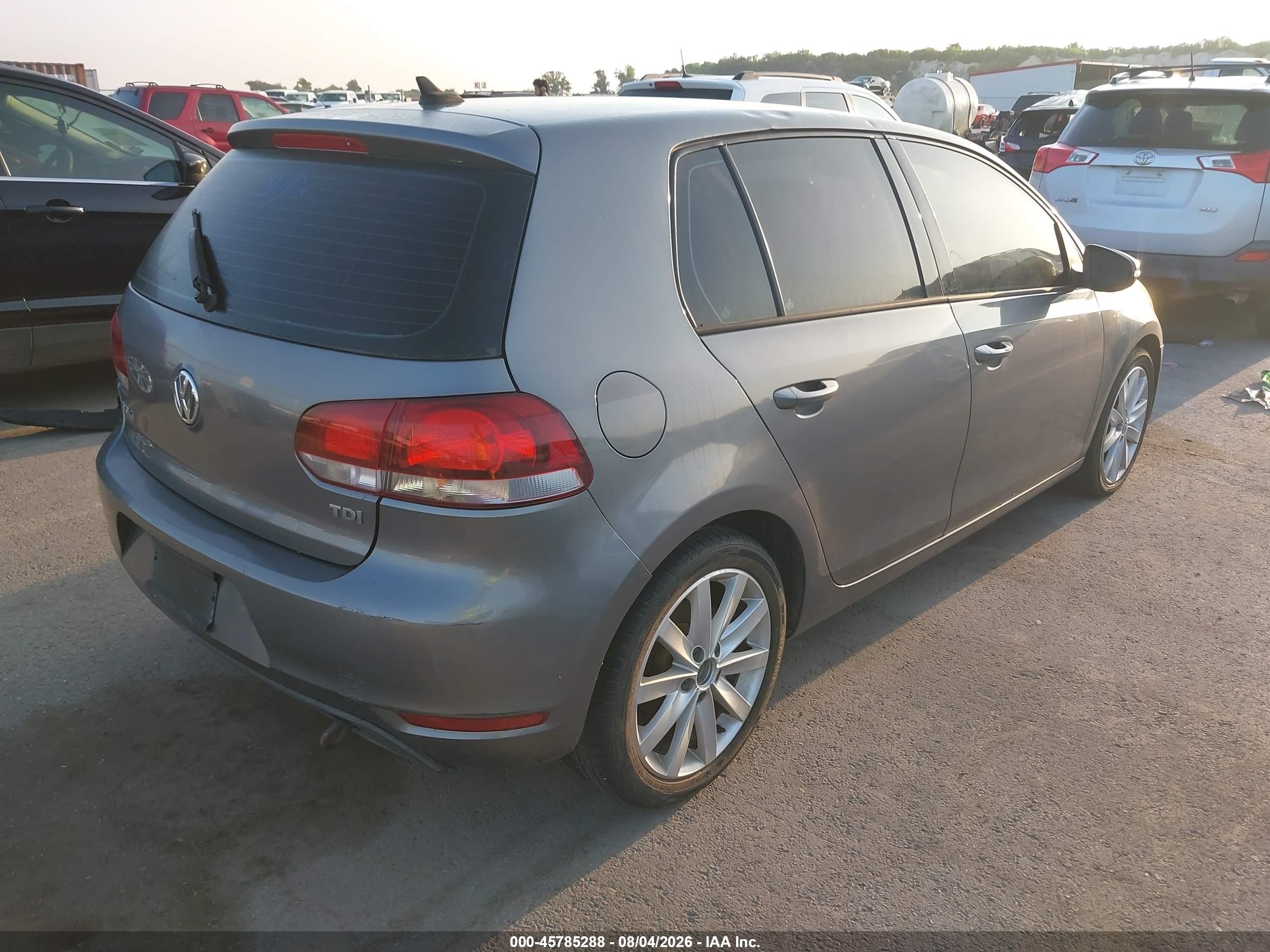 2011 Volkswagen Golf   Серый vin: WVWDM7AJ0BW074976