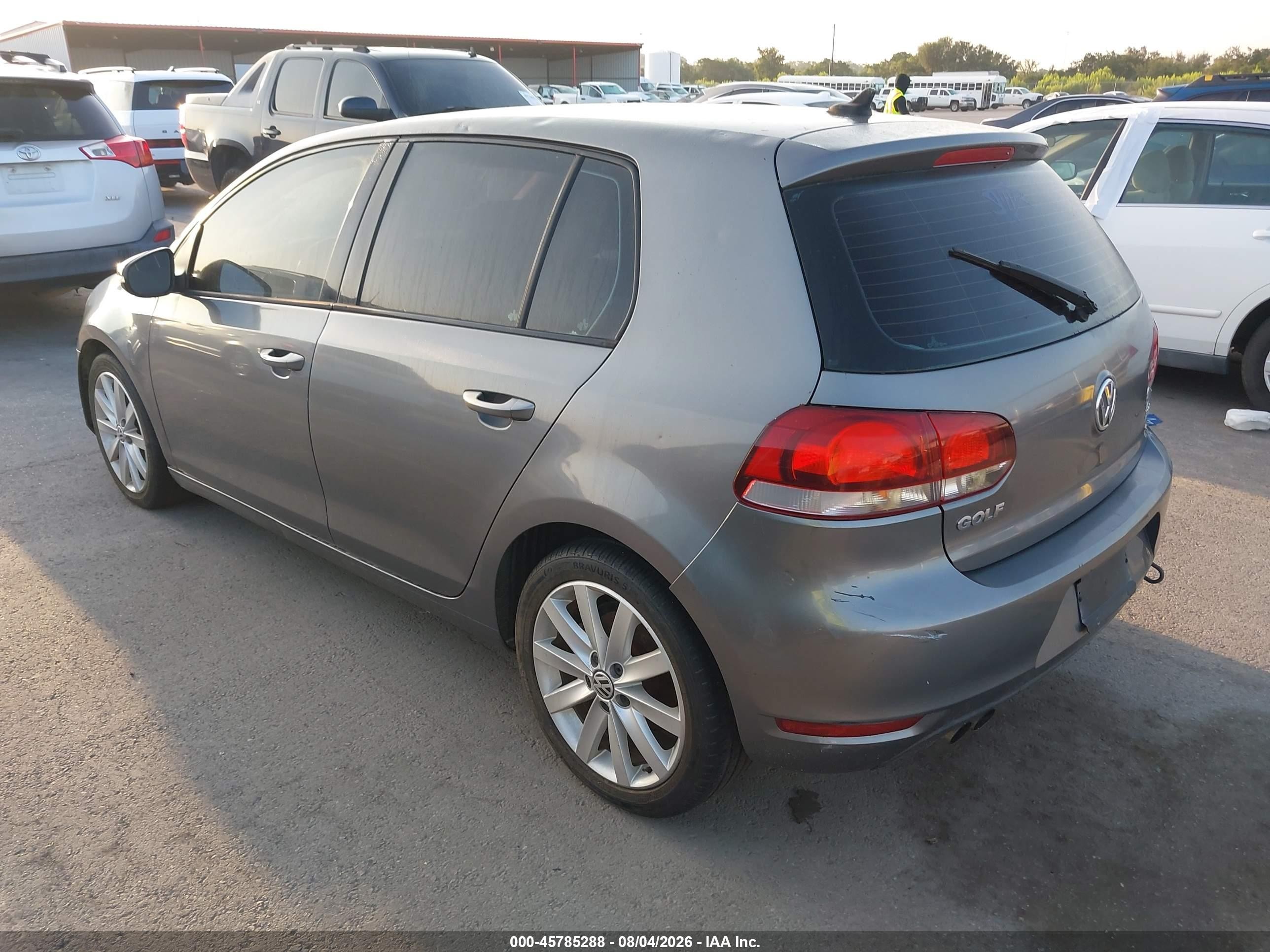 2011 Volkswagen Golf   Серый vin: WVWDM7AJ0BW074976