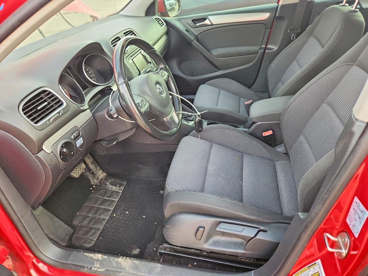 2013 Volkswagen Golf Red vin: WVWDM7AJ0DW106490