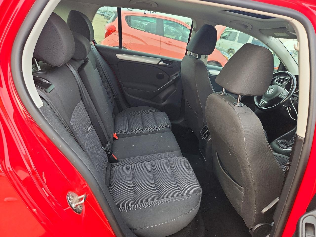 2013 Volkswagen Golf Red vin: WVWDM7AJ0DW106490