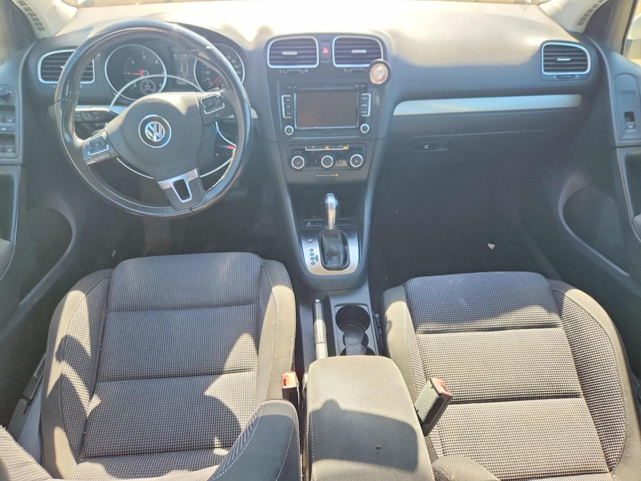2014 Volkswagen Golf White vin: WVWDM7AJ0EW004835