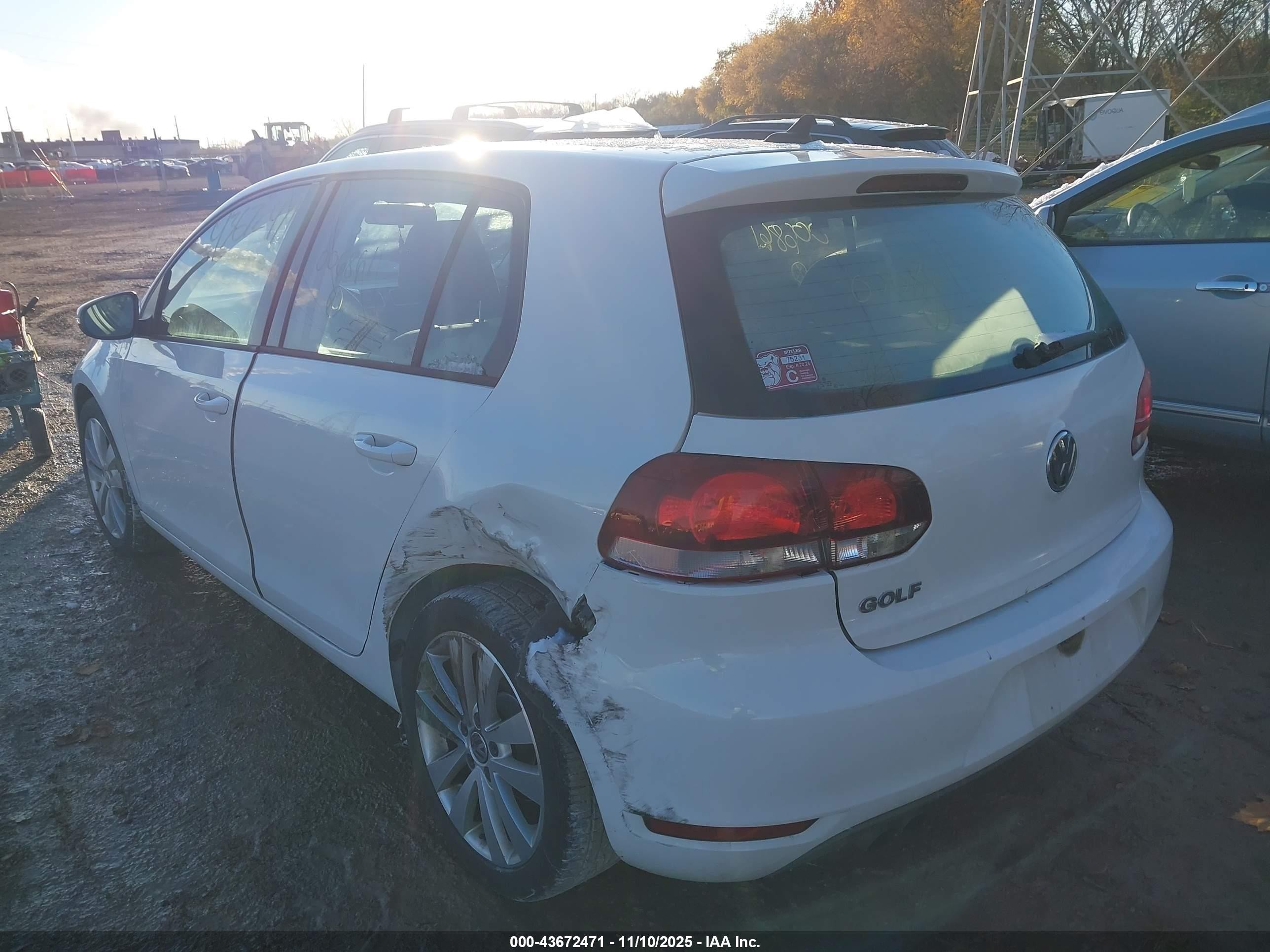 2014 Volkswagen Golf 2.0l Tdi White vin: WVWDM7AJ0EW006861