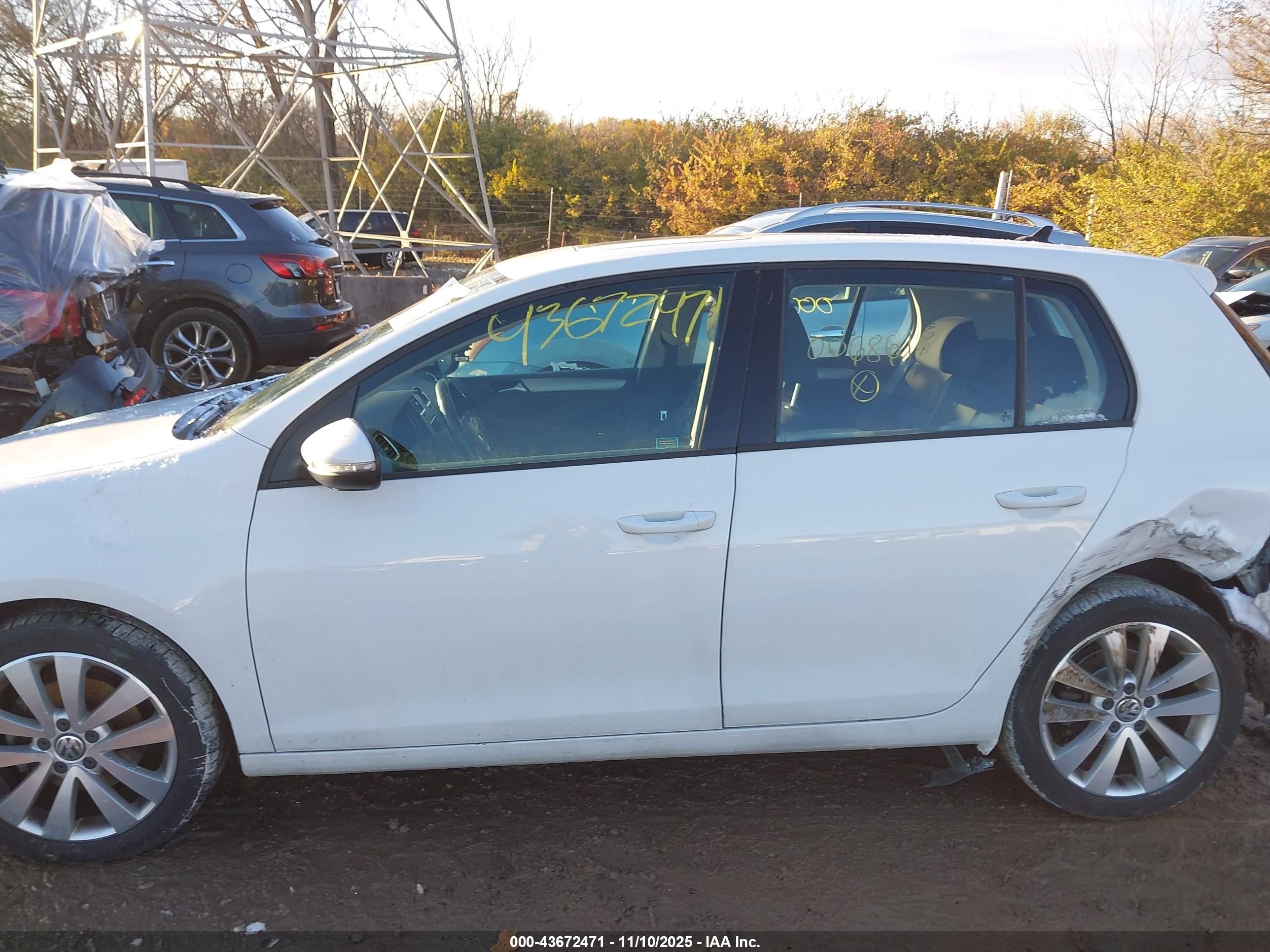 2014 Volkswagen Golf 2.0l Tdi White vin: WVWDM7AJ0EW006861