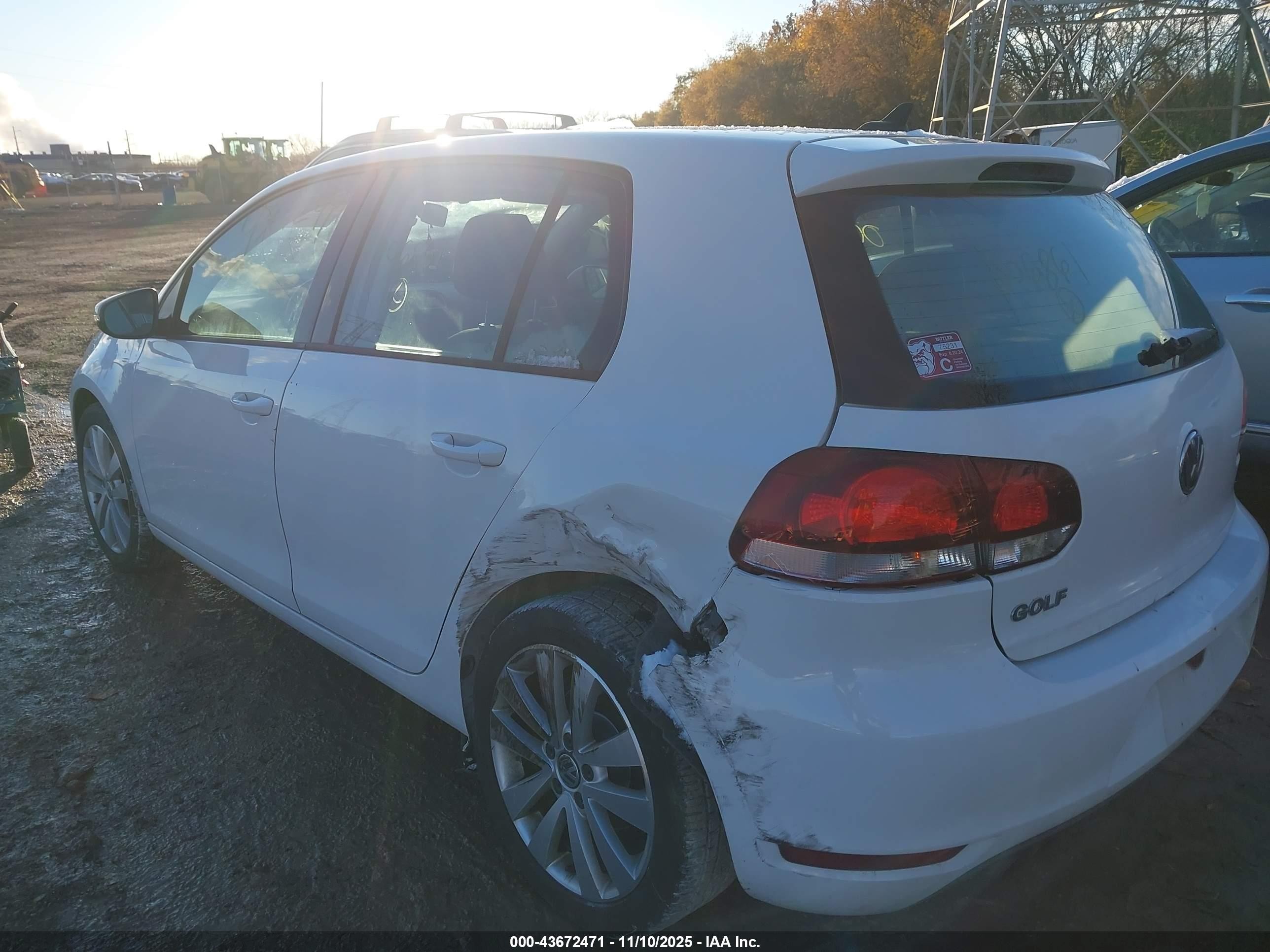 2014 Volkswagen Golf 2.0l Tdi White vin: WVWDM7AJ0EW006861
