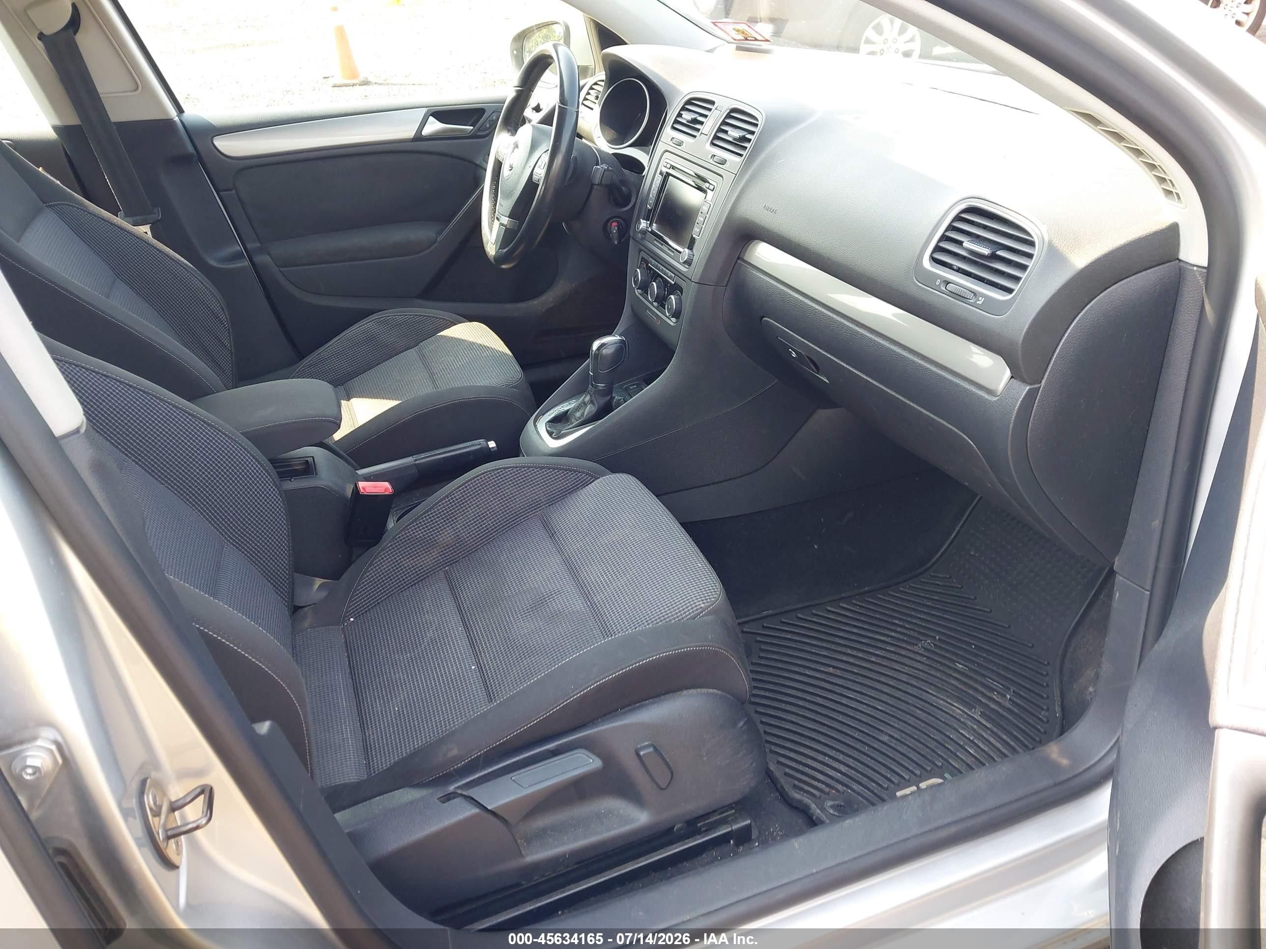 2012 Volkswagen Golf Tdi 4-door Silver vin: WVWDM7AJ2CW101225