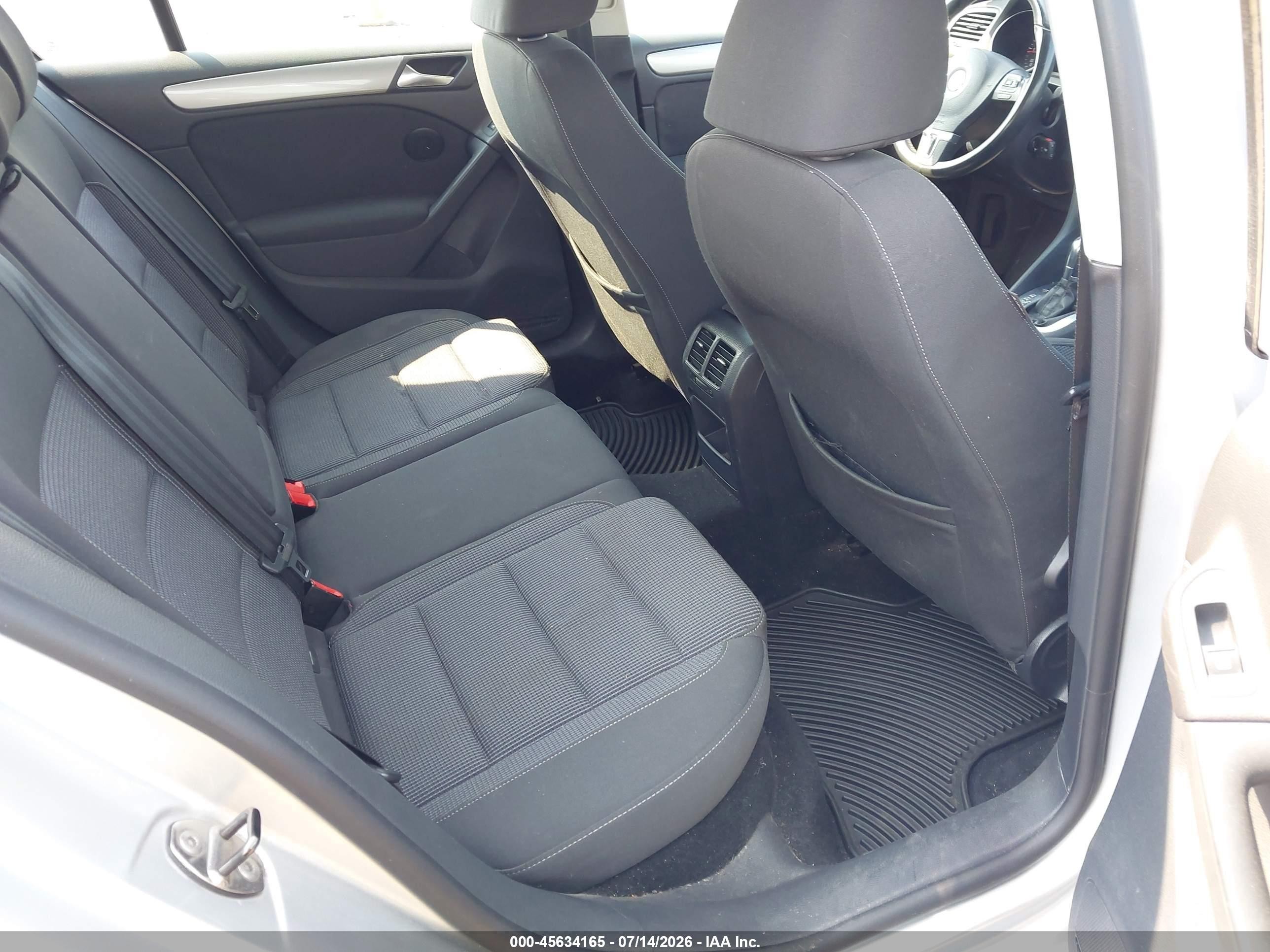 2012 Volkswagen Golf Tdi 4-door Silver vin: WVWDM7AJ2CW101225