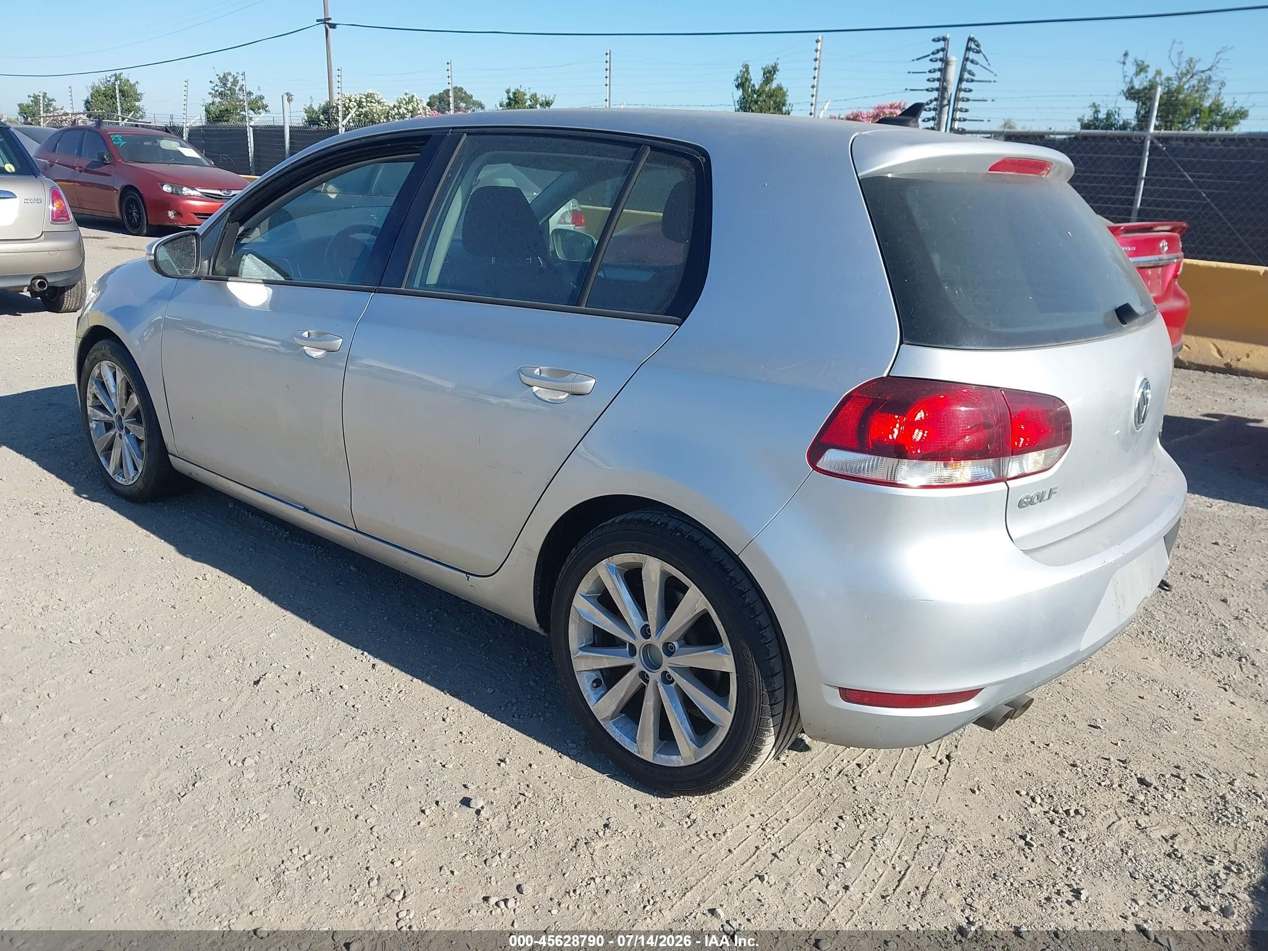 2013 Volkswagen Golf 2.0l Tdi 4-door Silver vin: WVWDM7AJ3DW131688