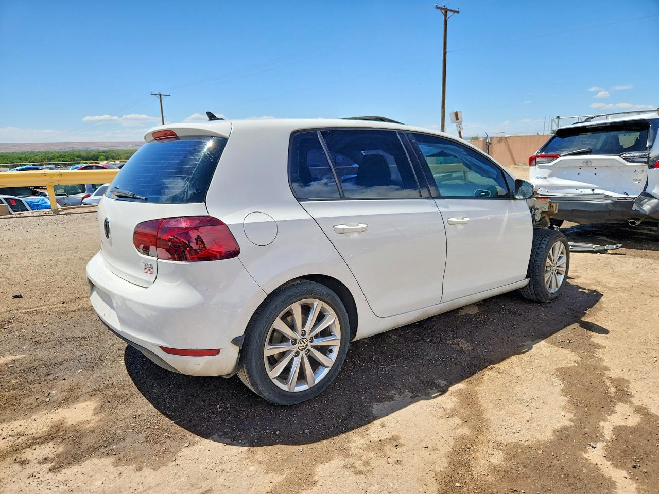 2013 Volkswagen Golf White vin: WVWDM7AJ4DW122580