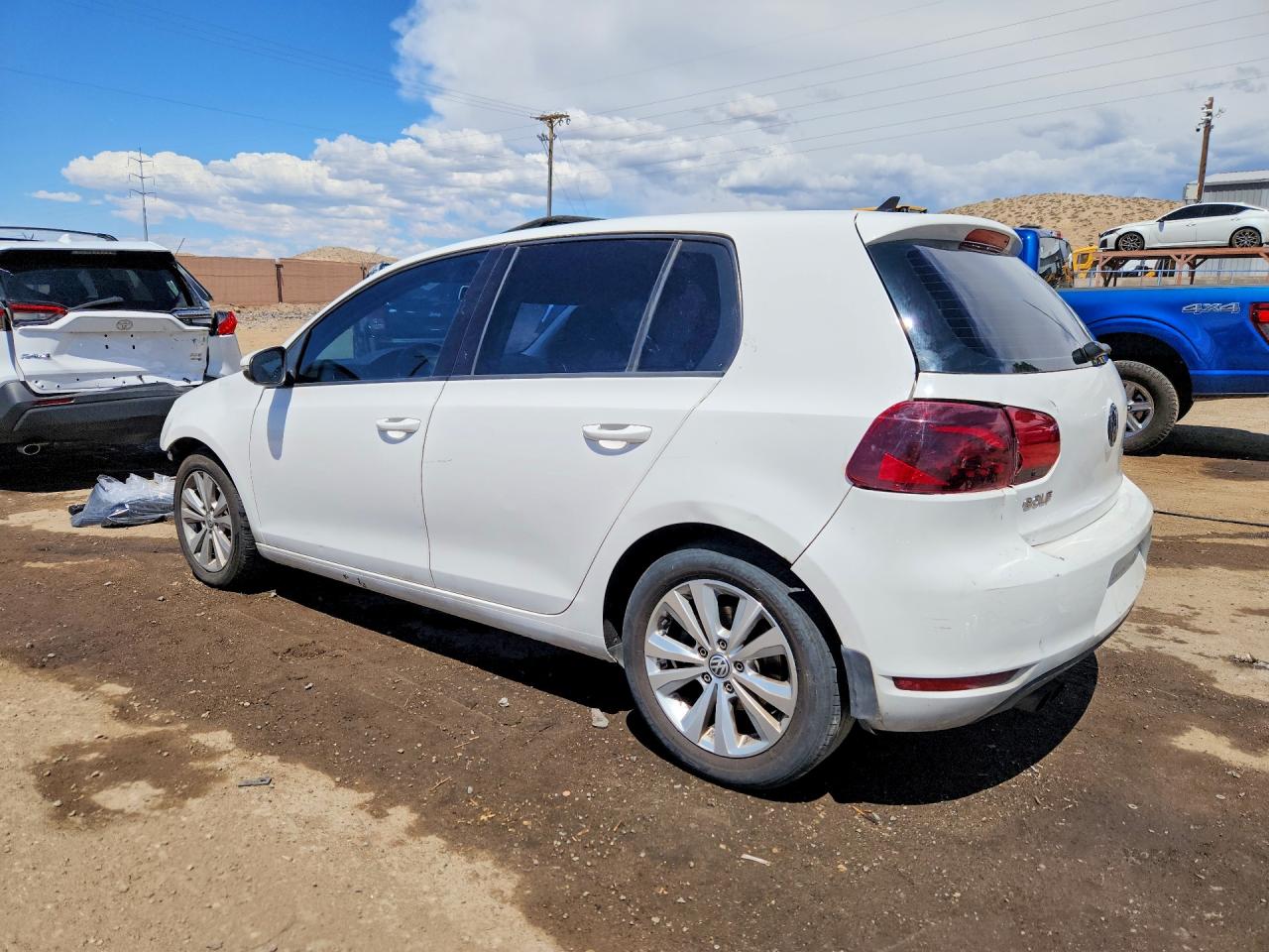 2013 Volkswagen Golf White vin: WVWDM7AJ4DW122580